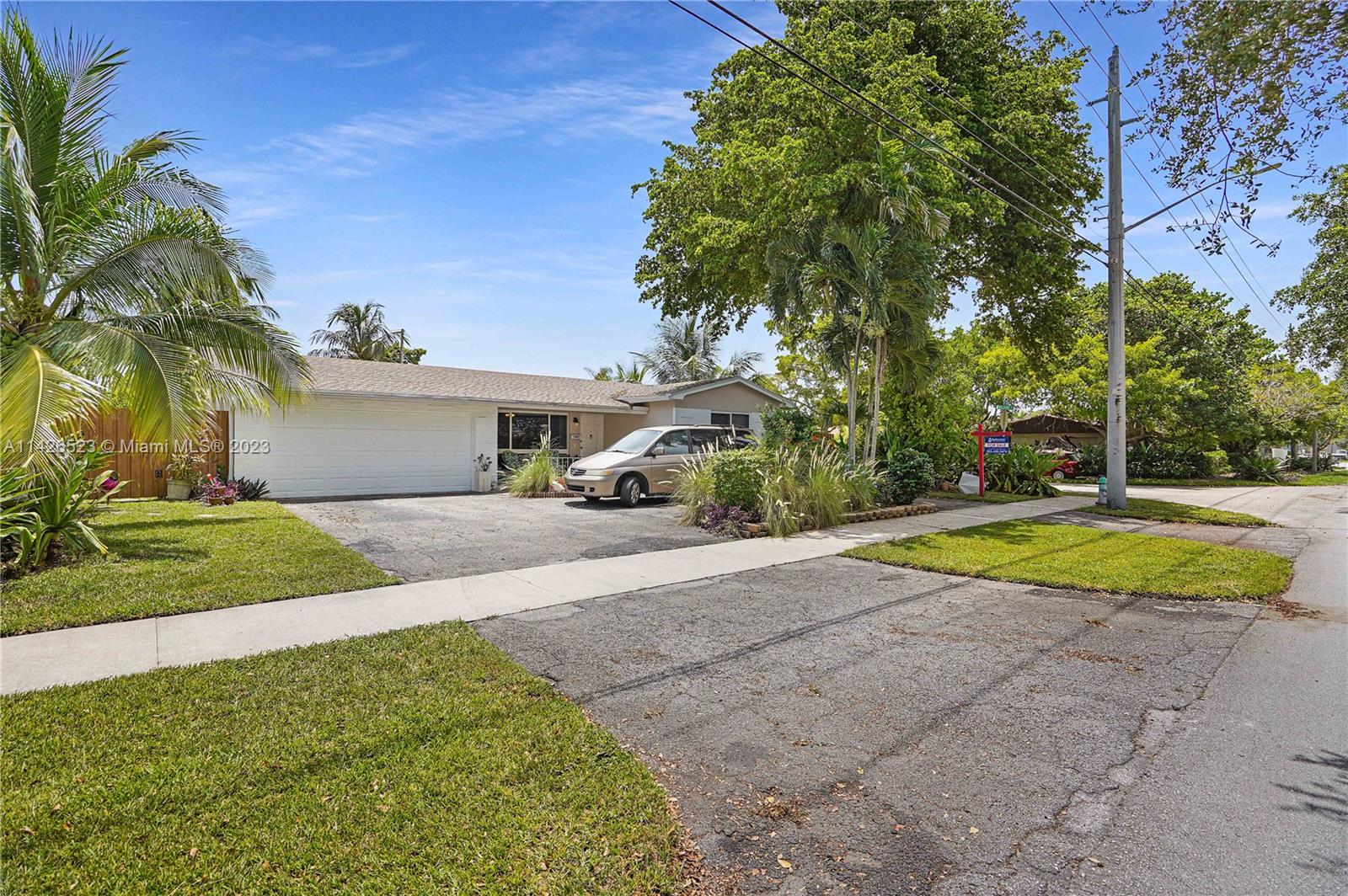 HOLLYWOOD HILLS PARK - Residential