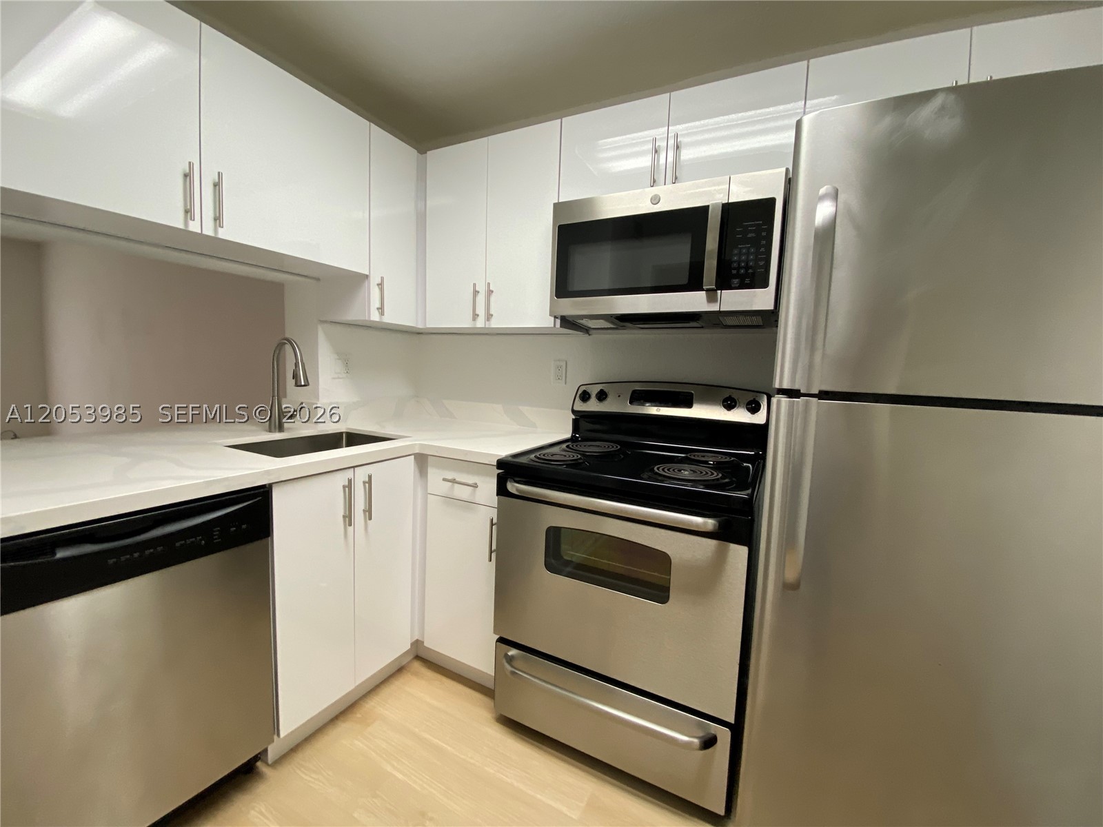 THE FOUNTAINS AT FONTAINE - Residential Lease