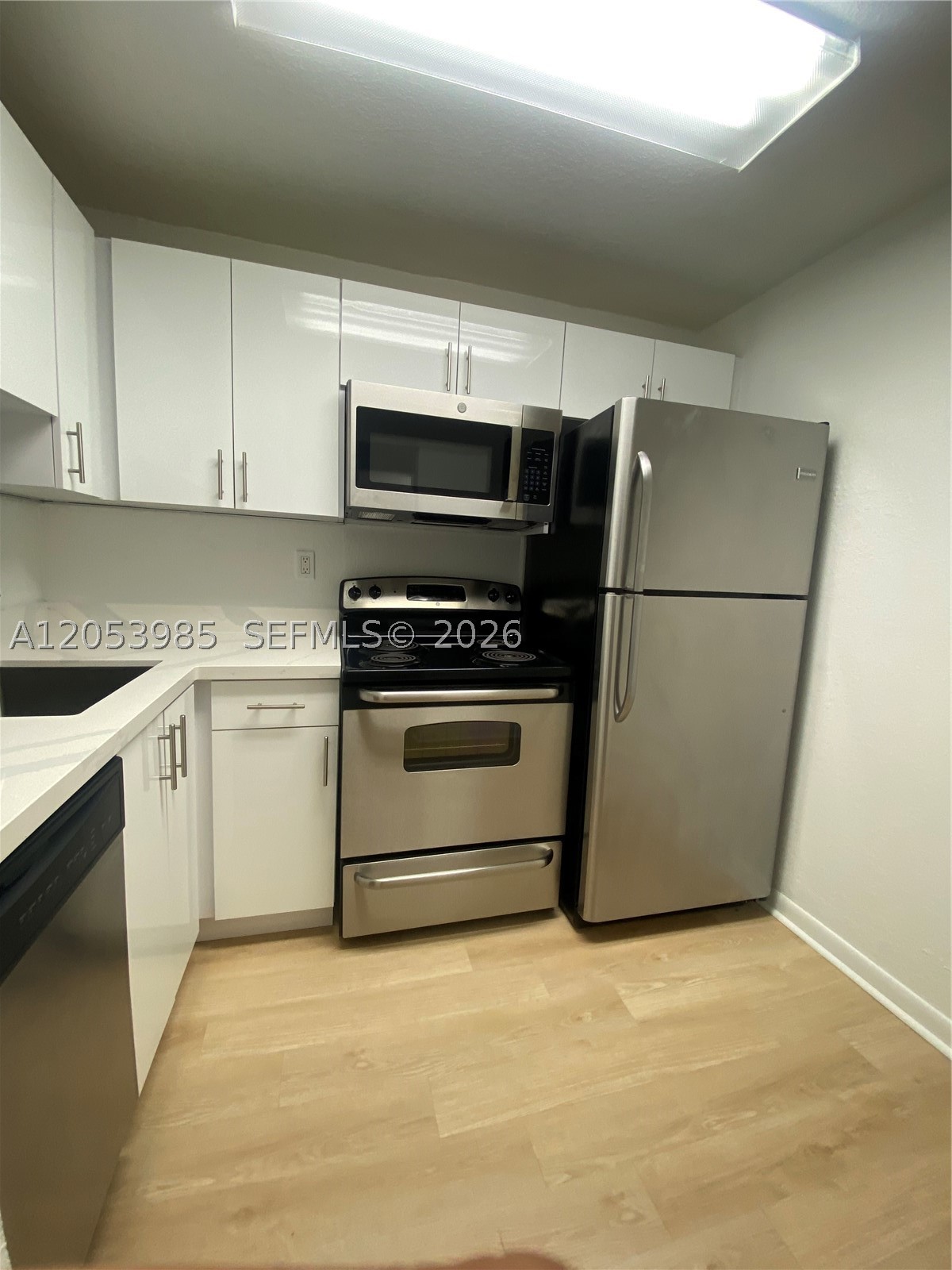THE FOUNTAINS AT FONTAINE - Residential Lease