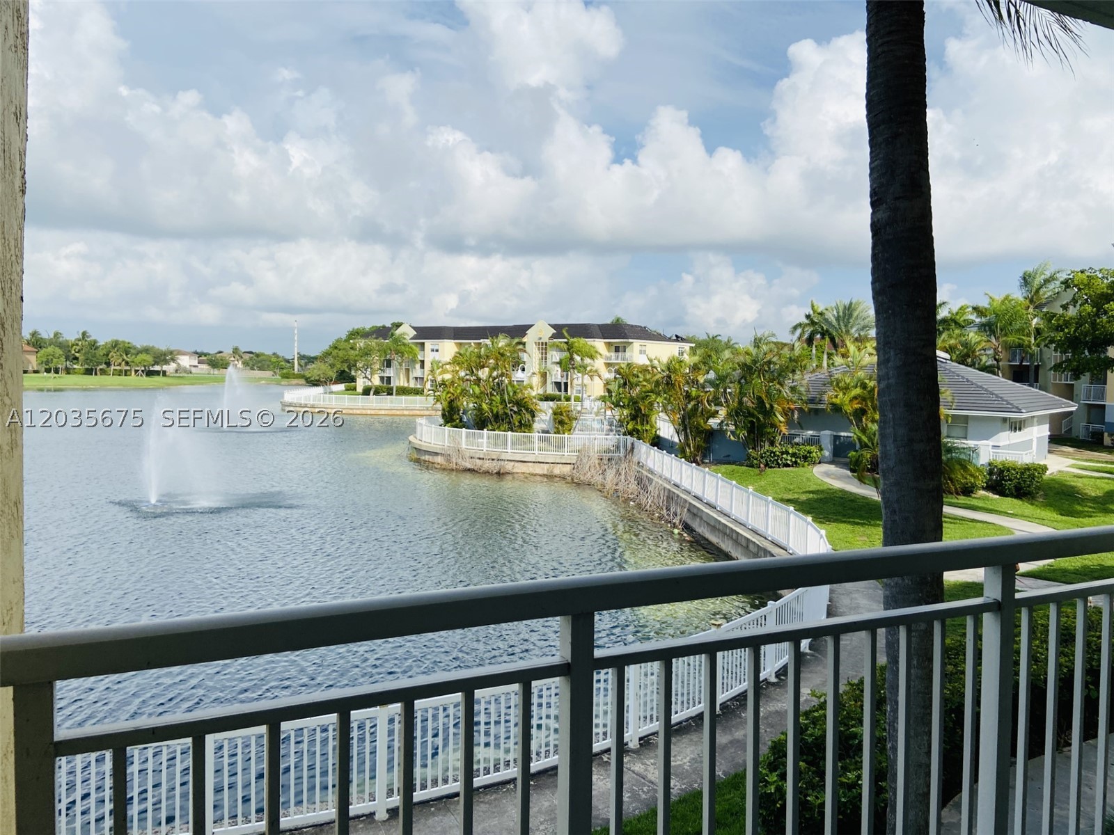 LE CLUB AT OLD CUTLER CON - Residential