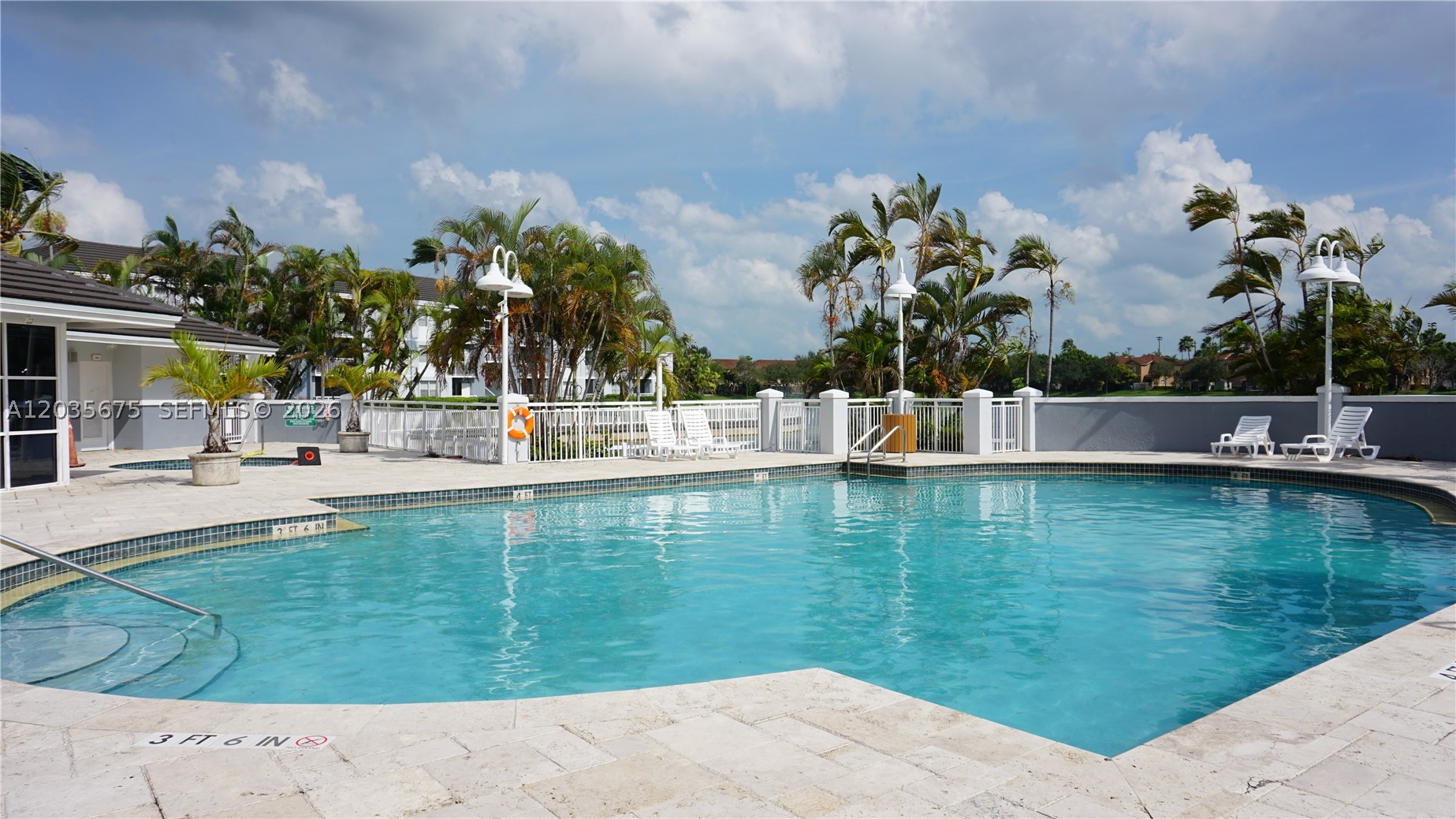 LE CLUB AT OLD CUTLER CON - Residential