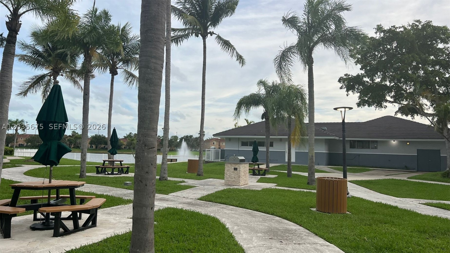 LE CLUB AT OLD CUTLER CON - Residential