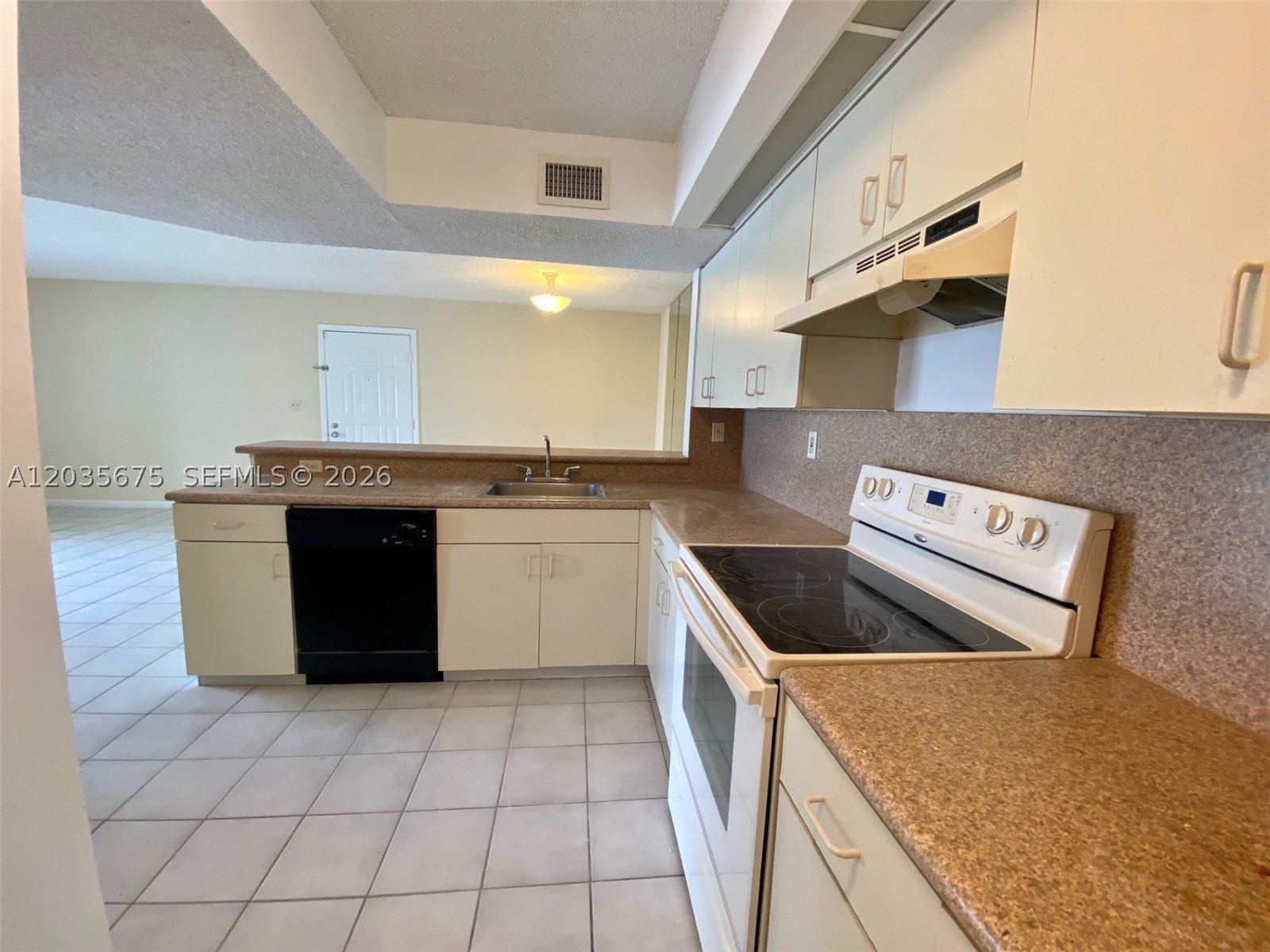 LE CLUB AT OLD CUTLER CON - Residential