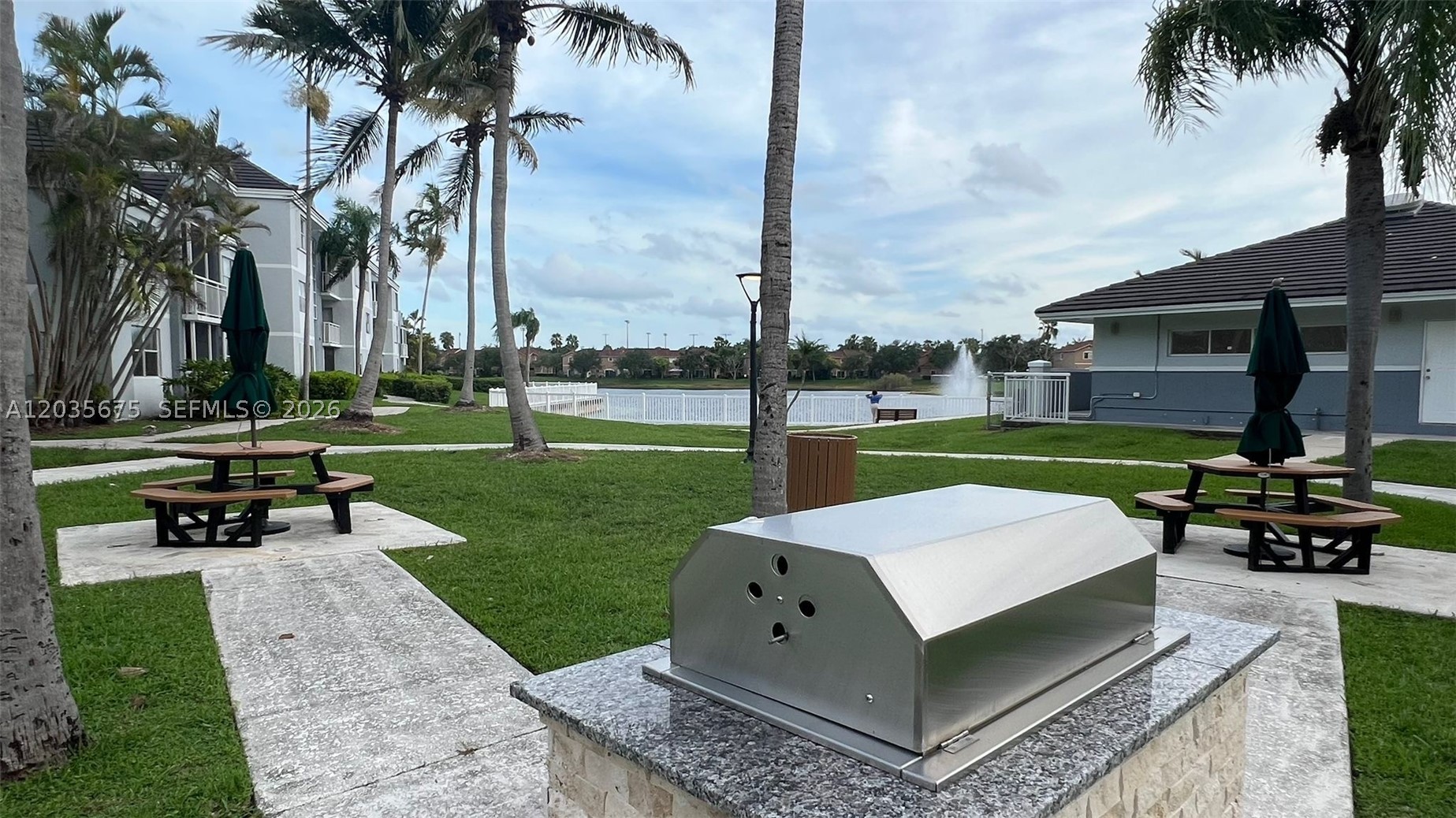 LE CLUB AT OLD CUTLER CON - Residential