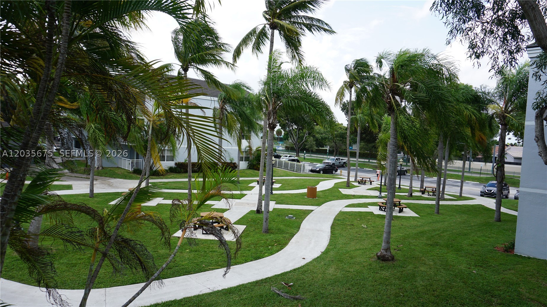 LE CLUB AT OLD CUTLER CON - Residential