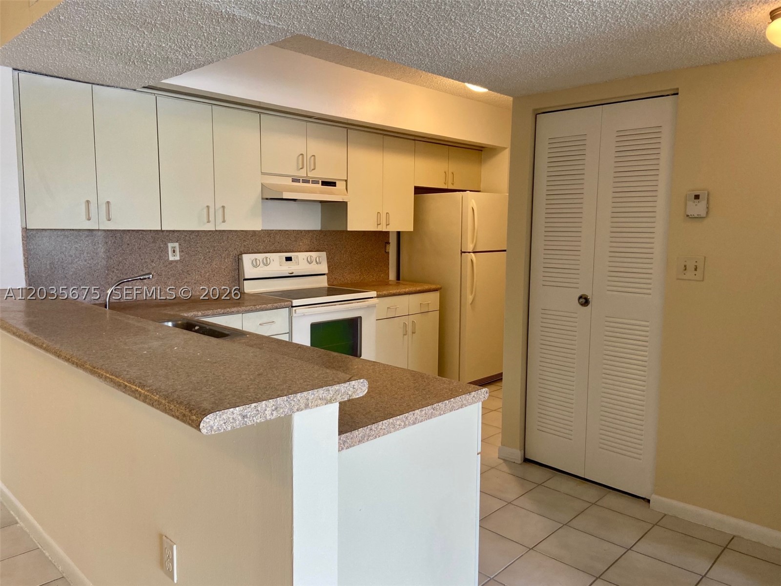 LE CLUB AT OLD CUTLER CON - Residential