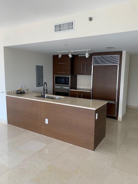 ICONBRICKELL CONDO NO 1 - Residential Lease
