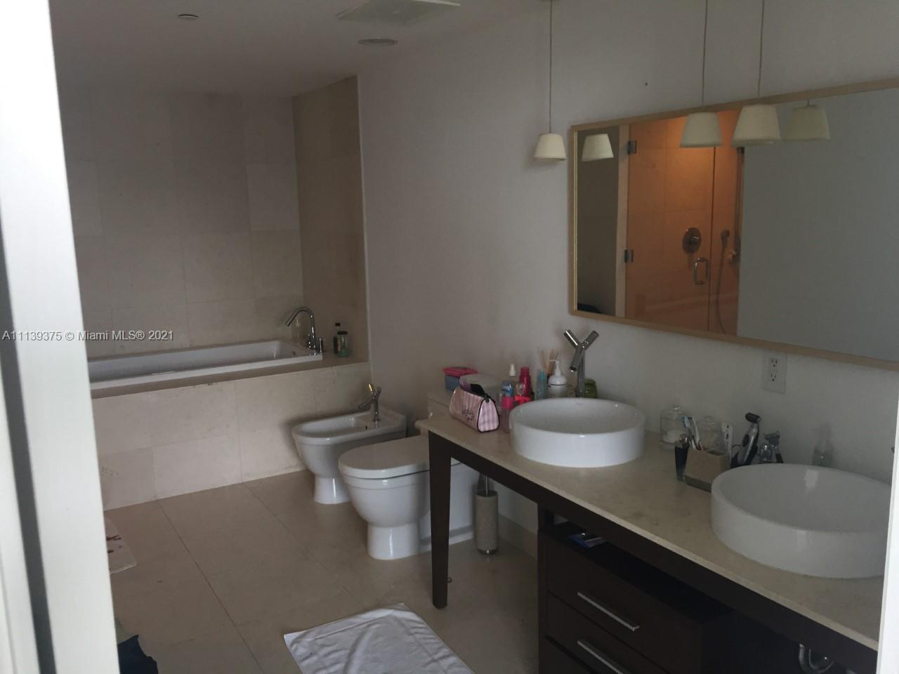 ICONBRICKELL CONDO NO 1 - Residential Lease