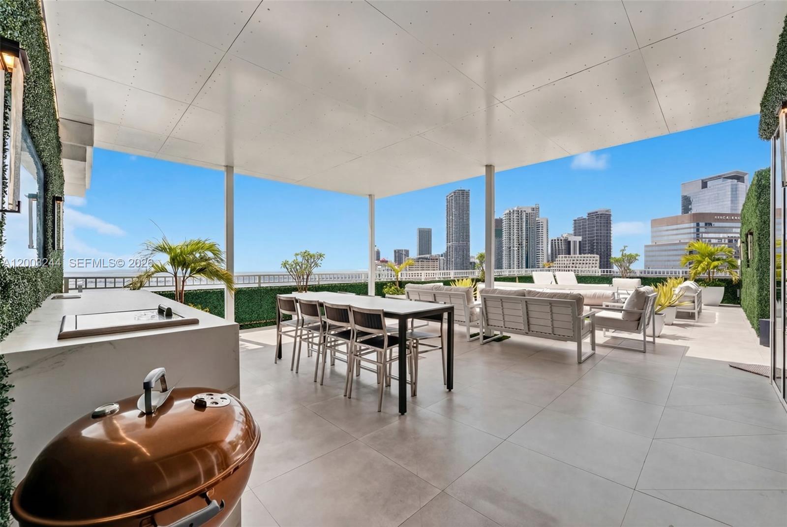 COURTS BRICKELL KEY CONDO - Residential