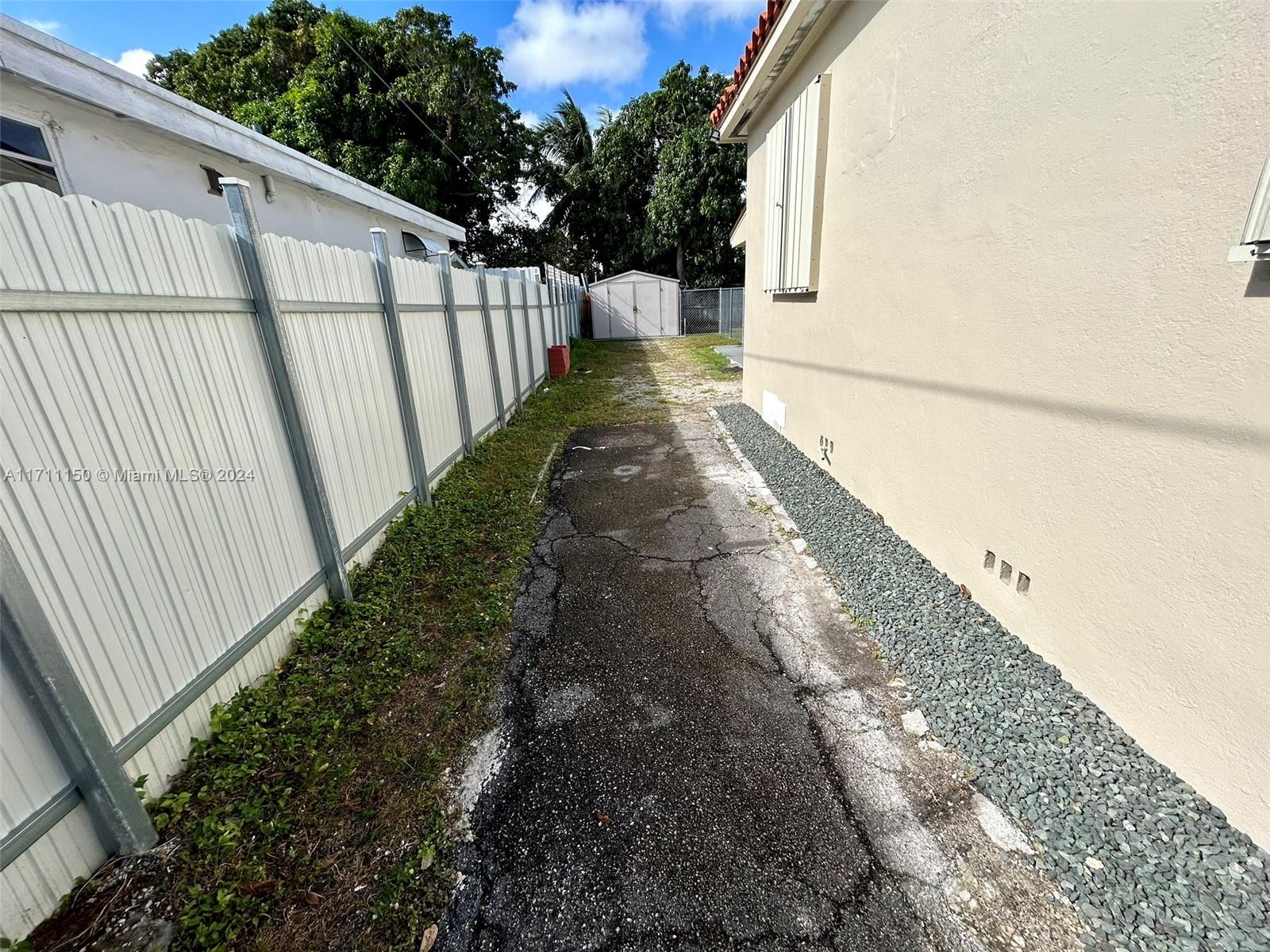 FLAGLER GROVE ESTATES EXT - Residential Lease
