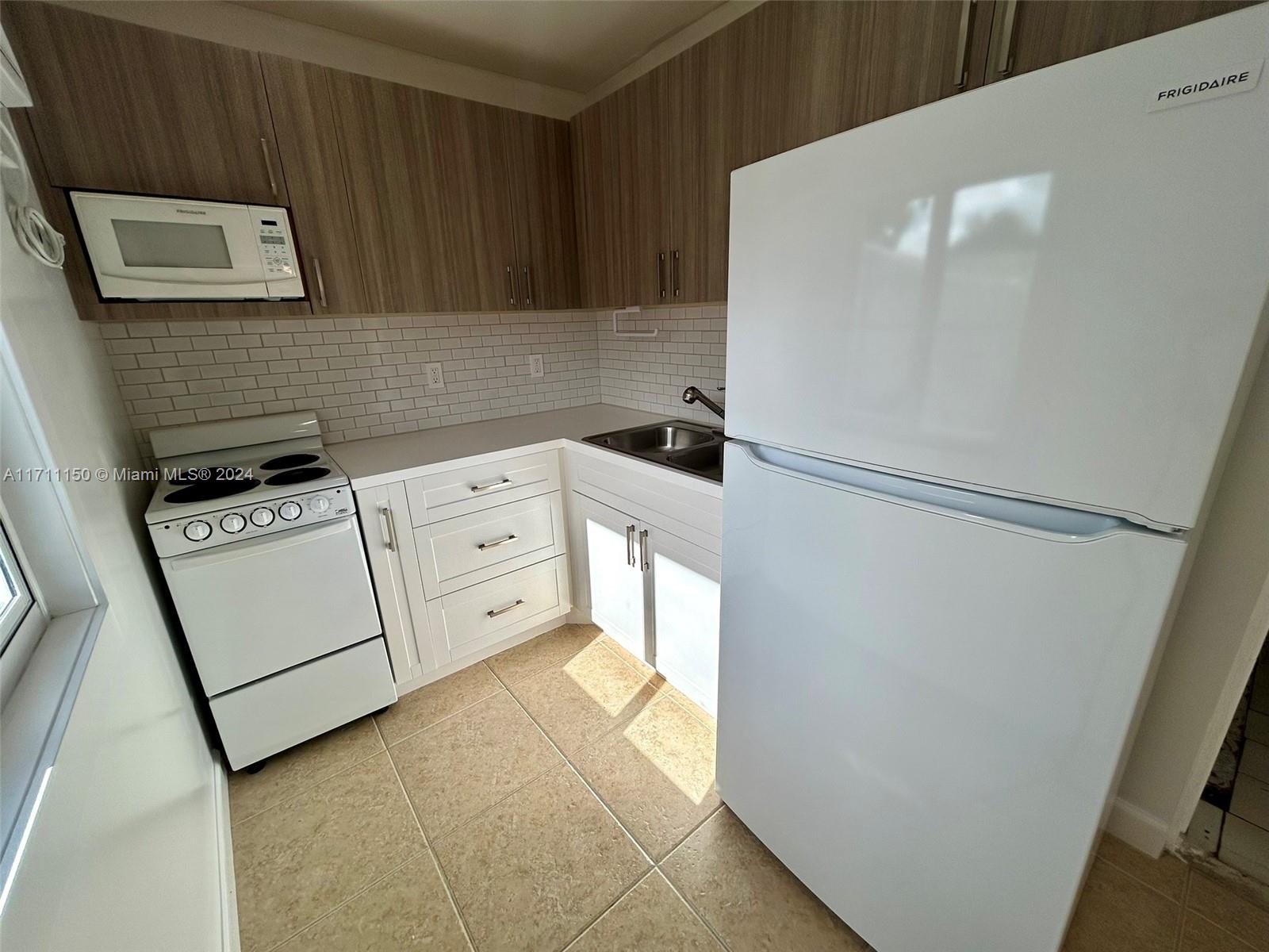 FLAGLER GROVE ESTATES EXT - Residential Lease