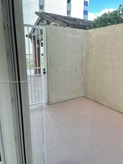 DOWNTOWN DADELAND CONDO N - Residential Lease