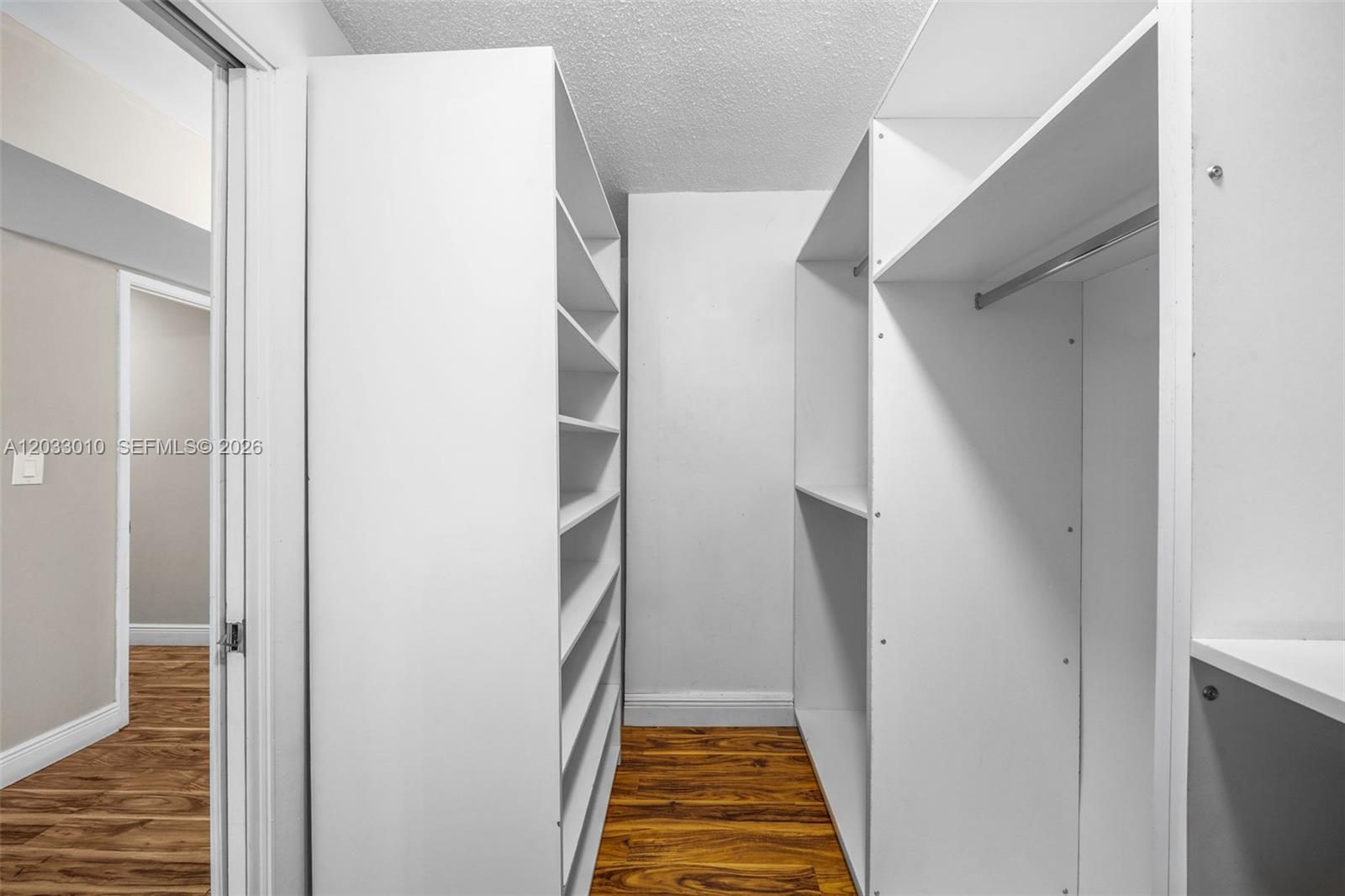 JADE WINDS GROUP BAMBOO G - Residential
