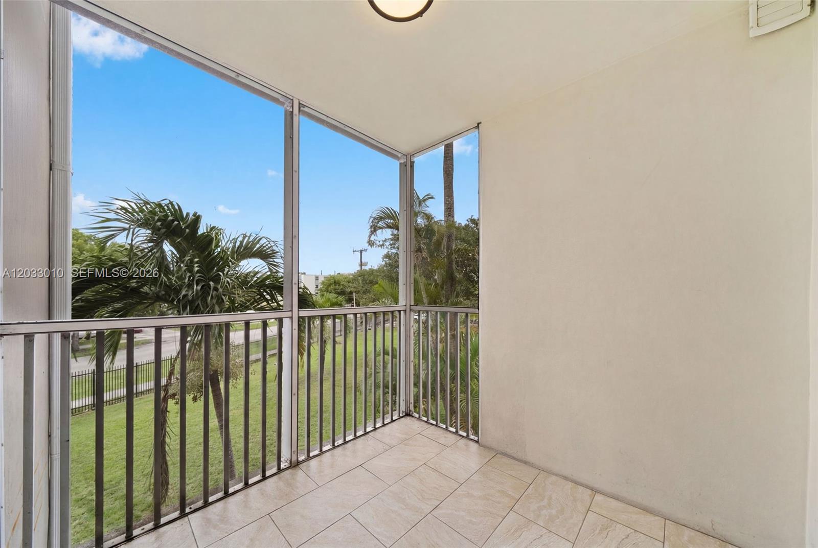 JADE WINDS GROUP BAMBOO G - Residential