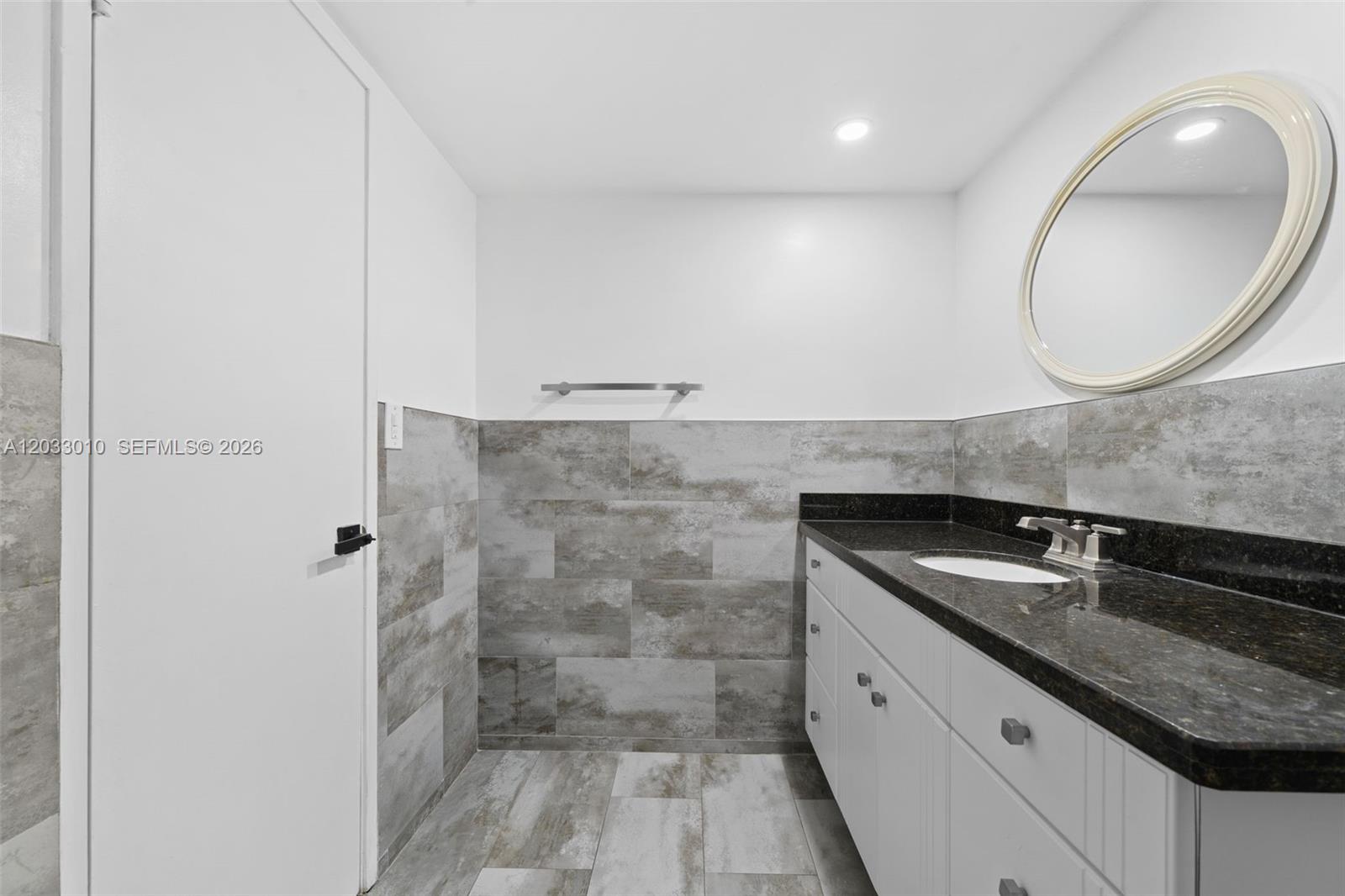 JADE WINDS GROUP BAMBOO G - Residential