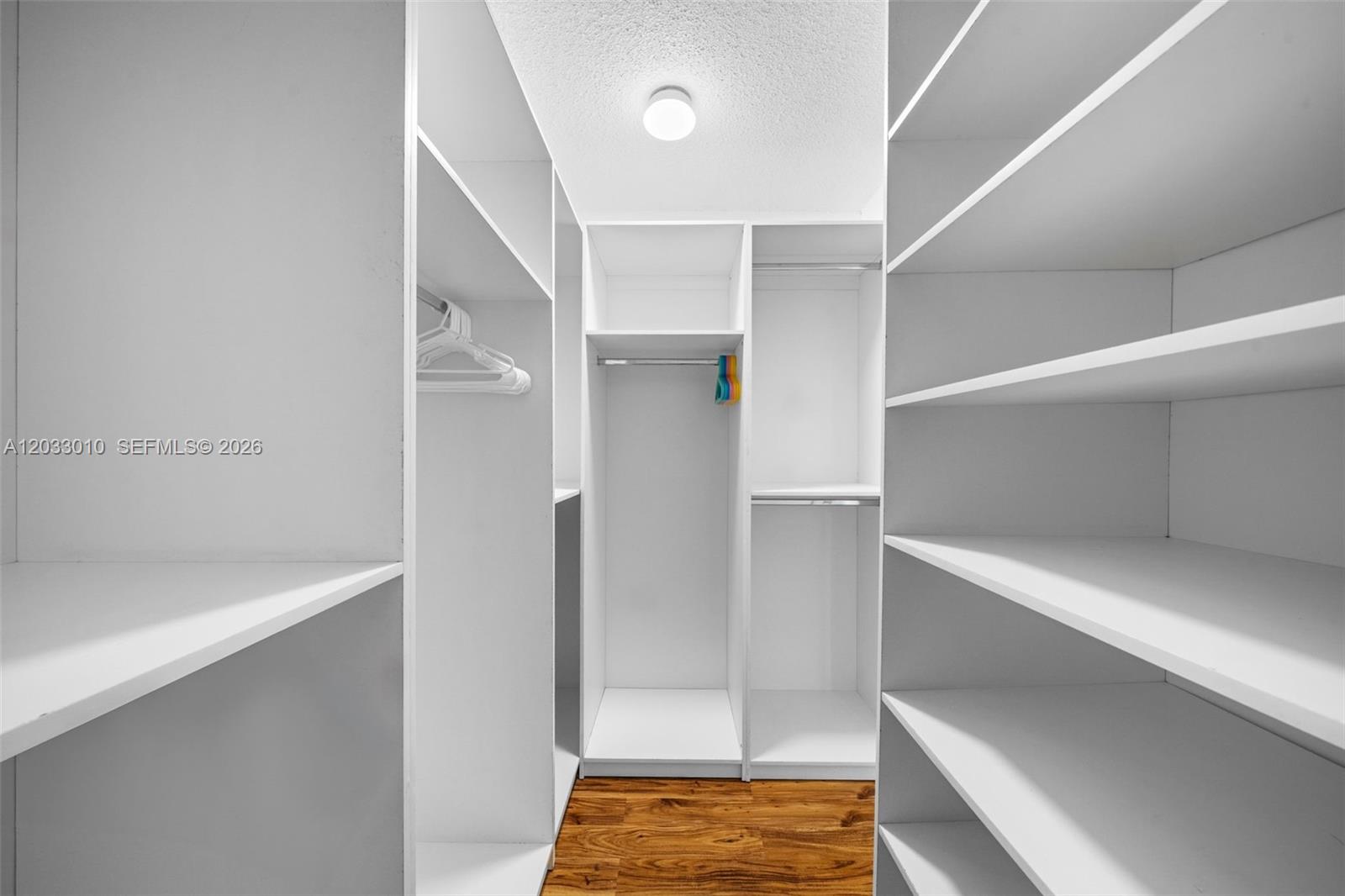 JADE WINDS GROUP BAMBOO G - Residential