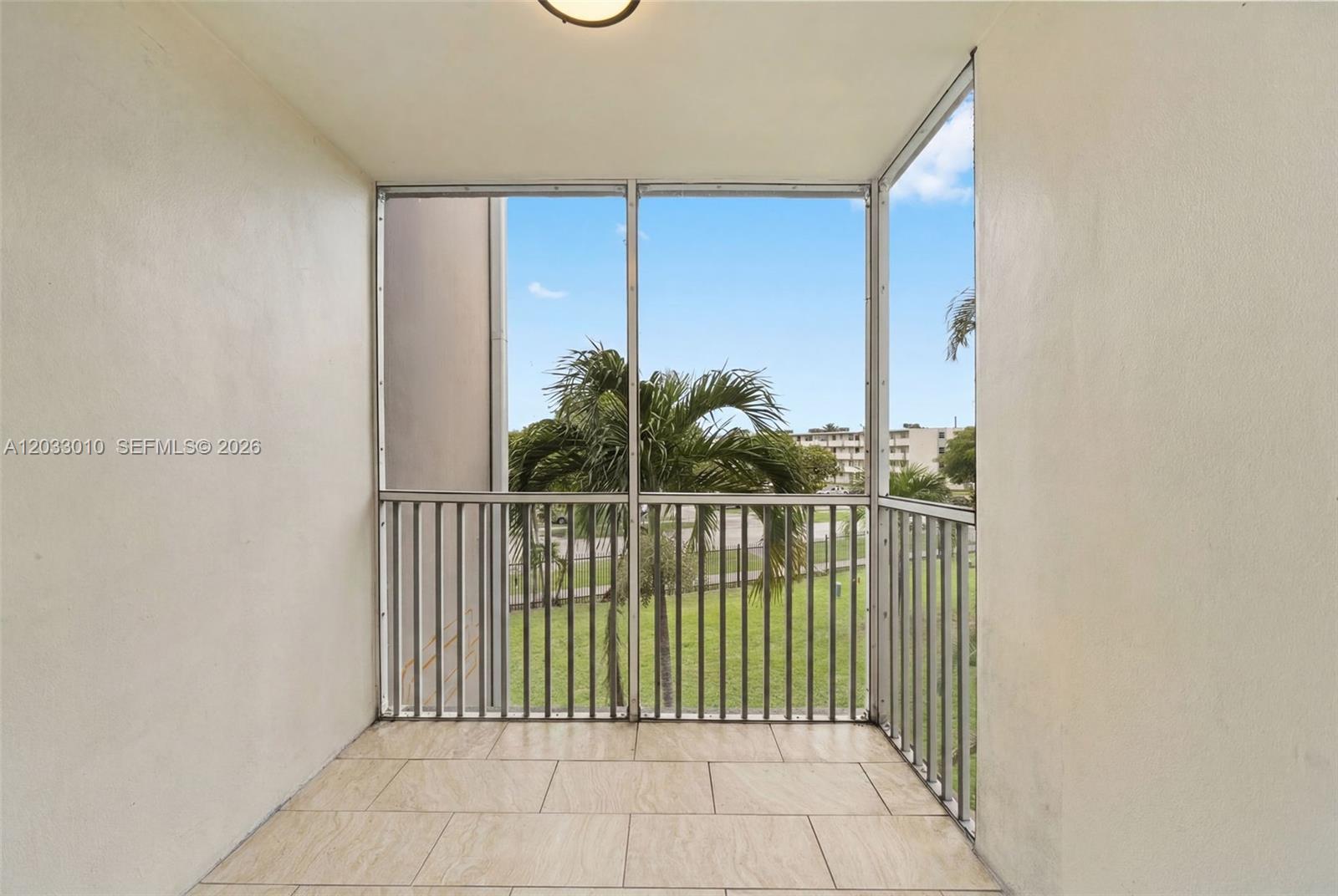 JADE WINDS GROUP BAMBOO G - Residential