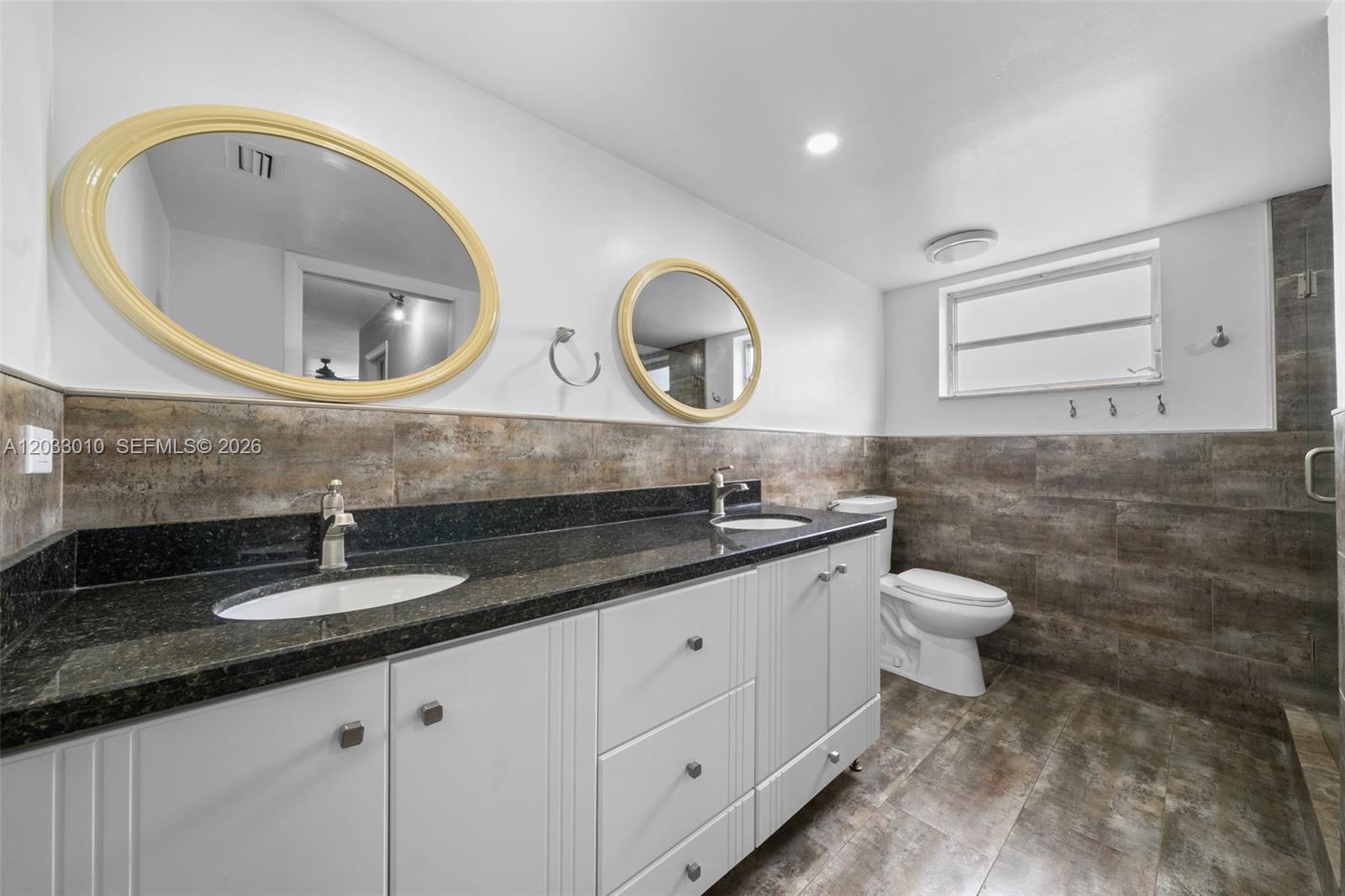JADE WINDS GROUP BAMBOO G - Residential
