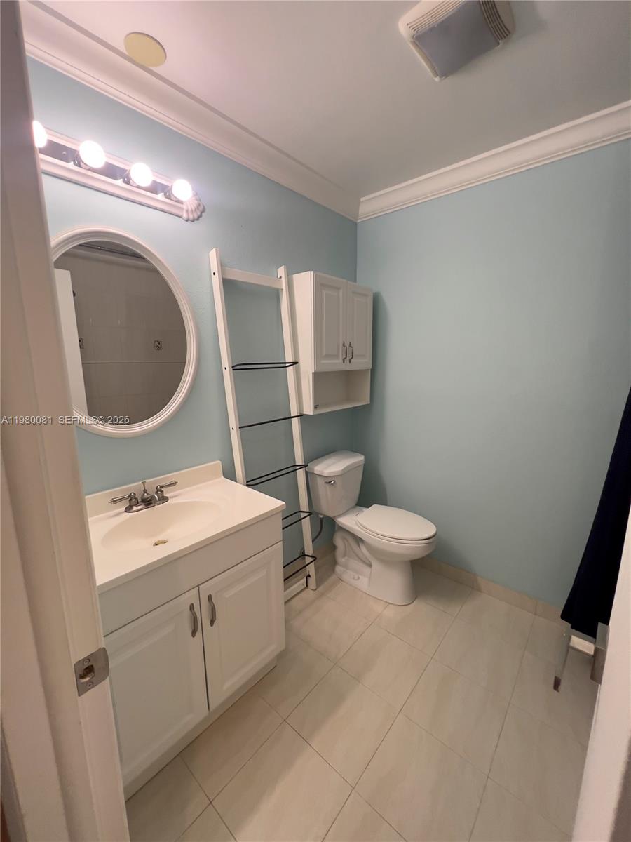 HOLLYWOOD GARDENS CONDOMI - Residential