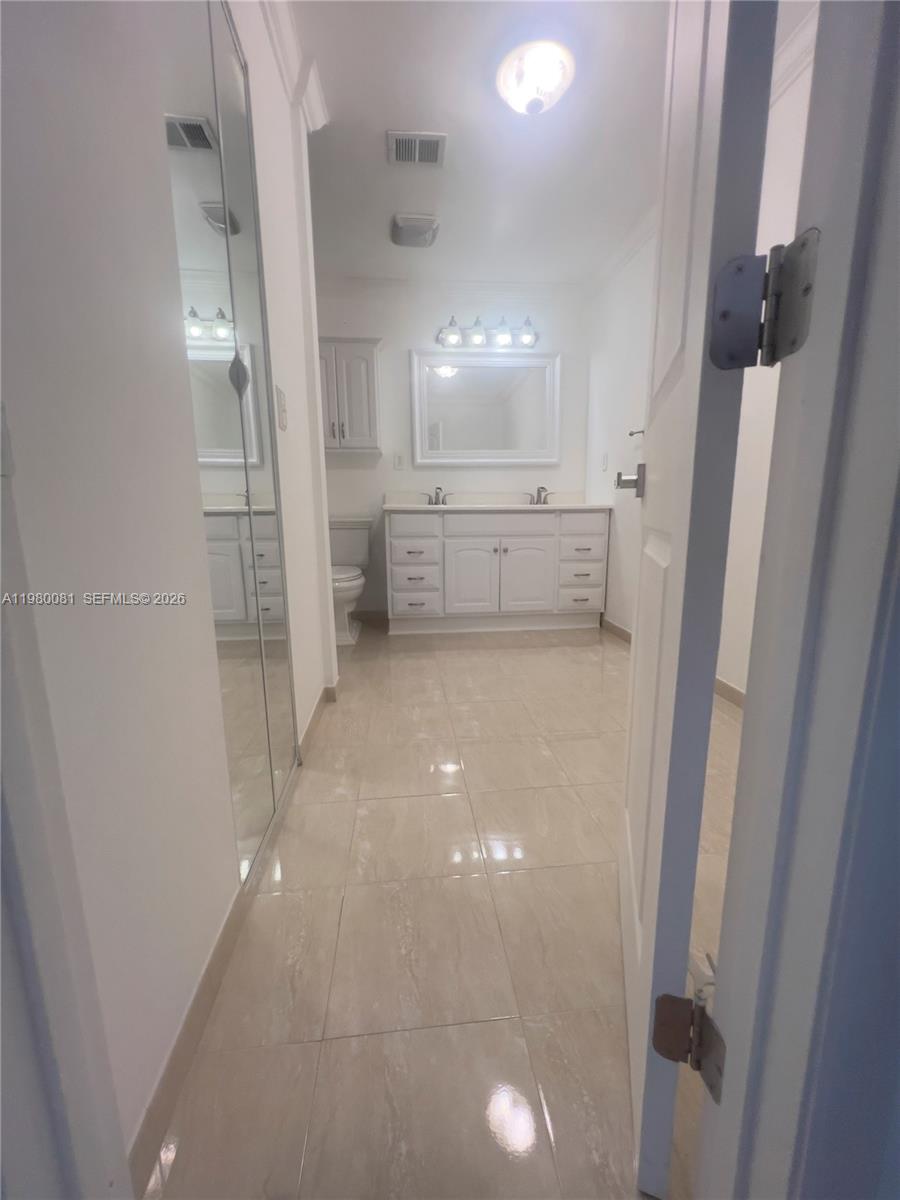 HOLLYWOOD GARDENS CONDOMI - Residential