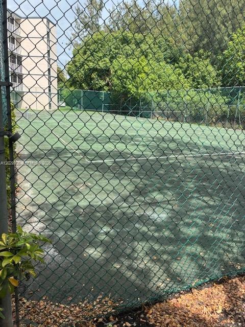 LAS BRISAS@ COUNTRY CLUB - Residential Lease