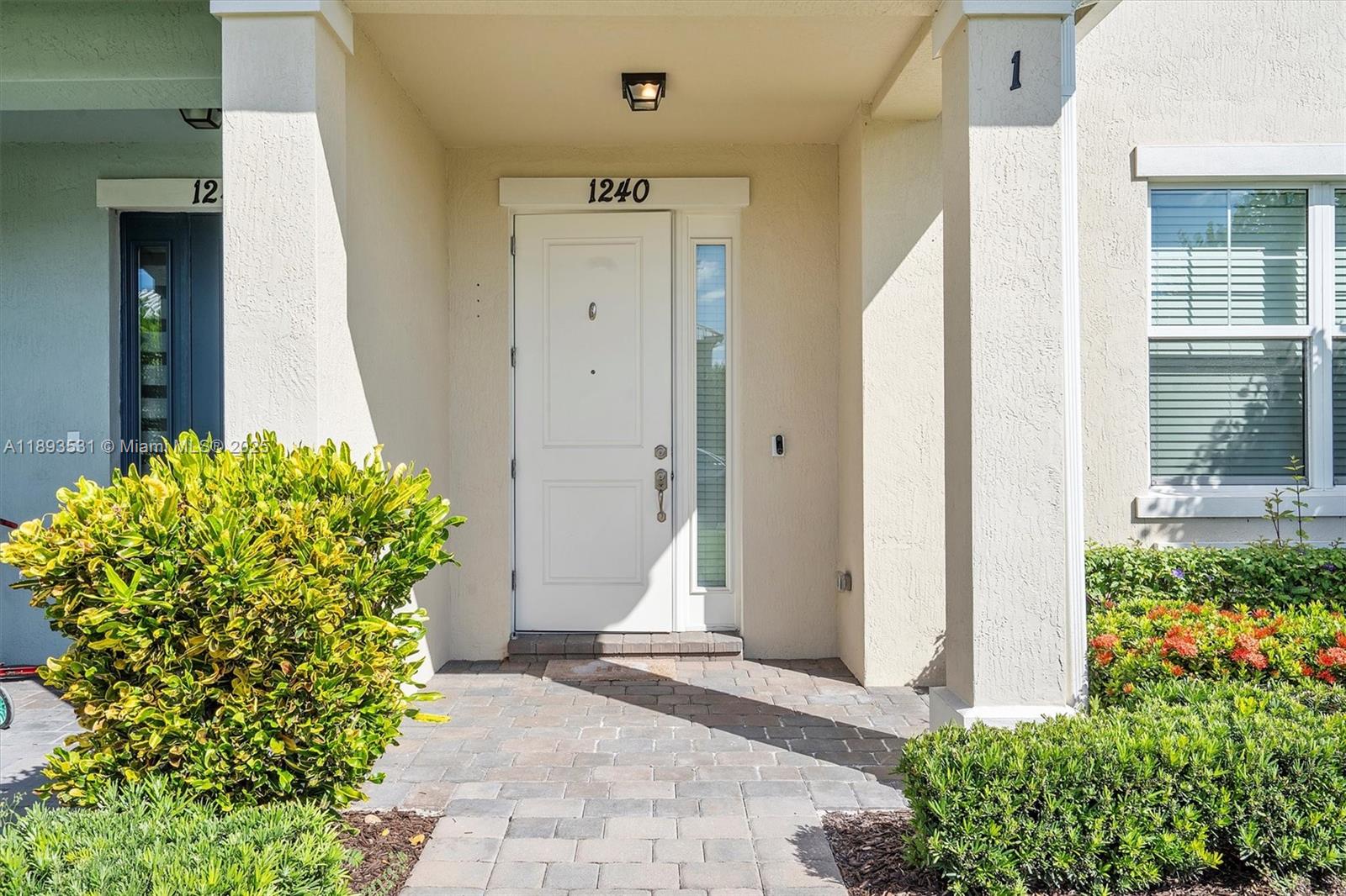 Beautiful corner-lot 2-story townhome with 1-car garage located in the prestigious Parkview at Hillcrest gated community. This spacious residence offers 1,561 sq. ft. of living area, featuring 3 bedrooms, 2.5 bathrooms, brand new flooring, and fresh paint throughout. The kitchen boasts white cabinetry, granite countertops, and top-of-the-line stainless-steel appliances. Washer and dryer included.
Enjoy resort-style living with access to the community’s clubhouse, pool, fitness center, tennis courts, and BBQ area. Conveniently located just minutes from Downtown Hollywood, shopping, dining, and the Hollywood Beach Boardwalk. Available for immediate occupancy.