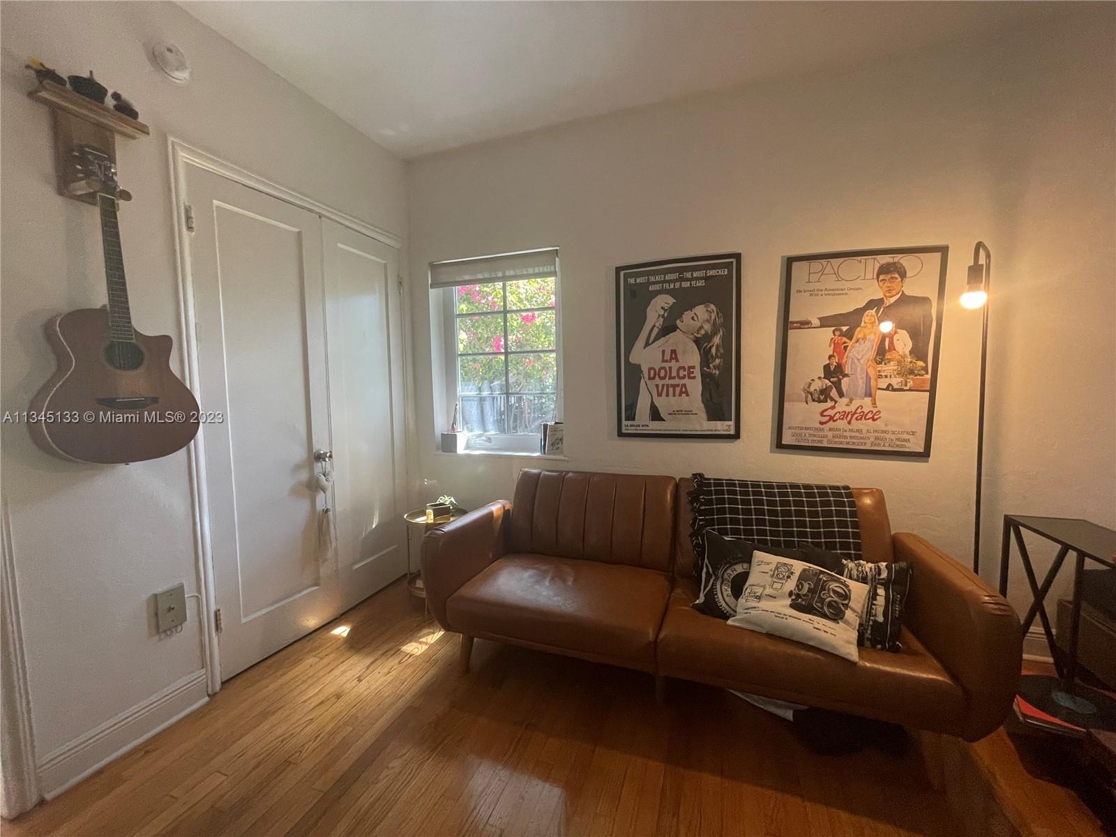 THE PARK VINTAGE CONDO - Residential
