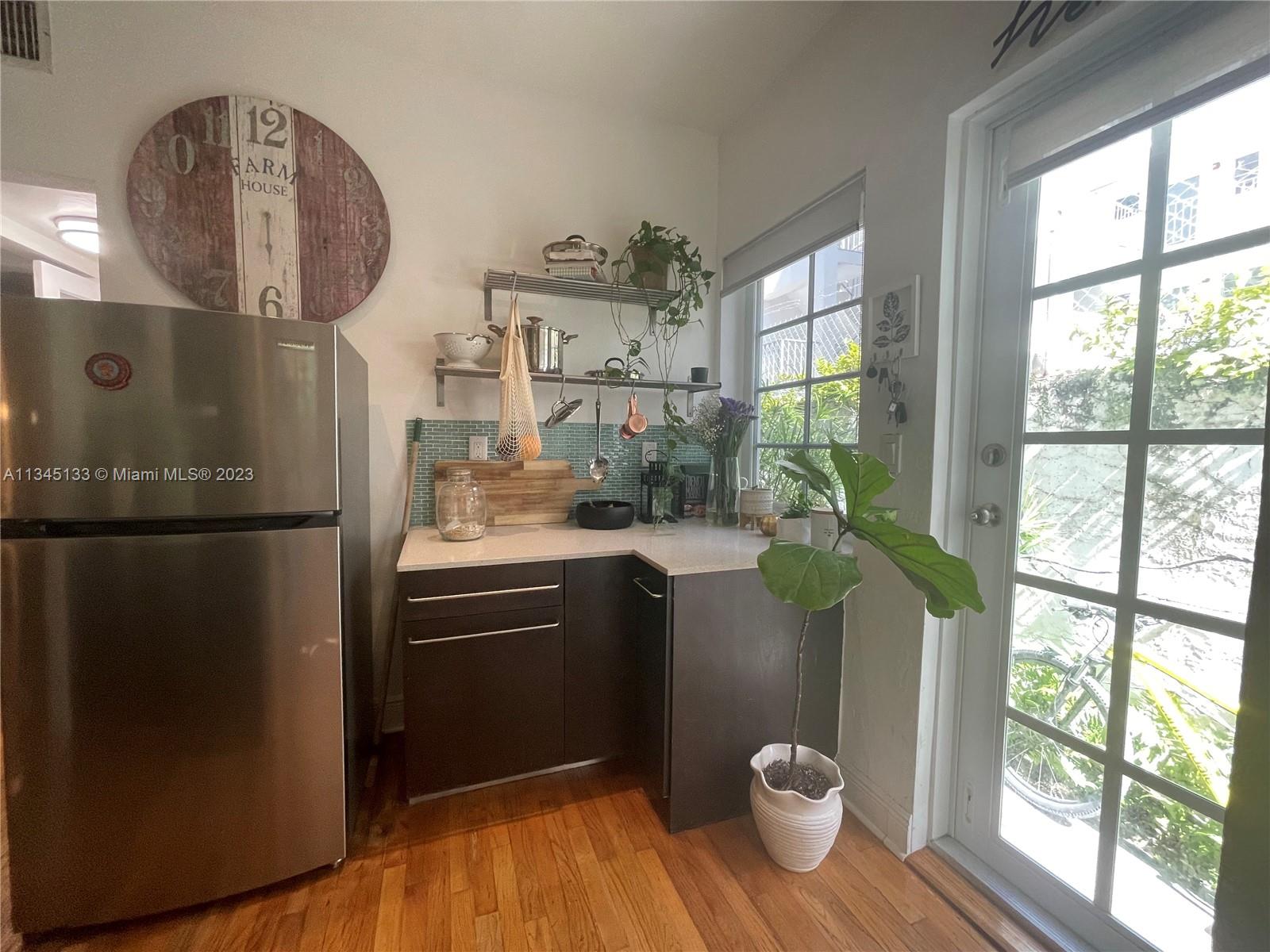 THE PARK VINTAGE CONDO - Residential