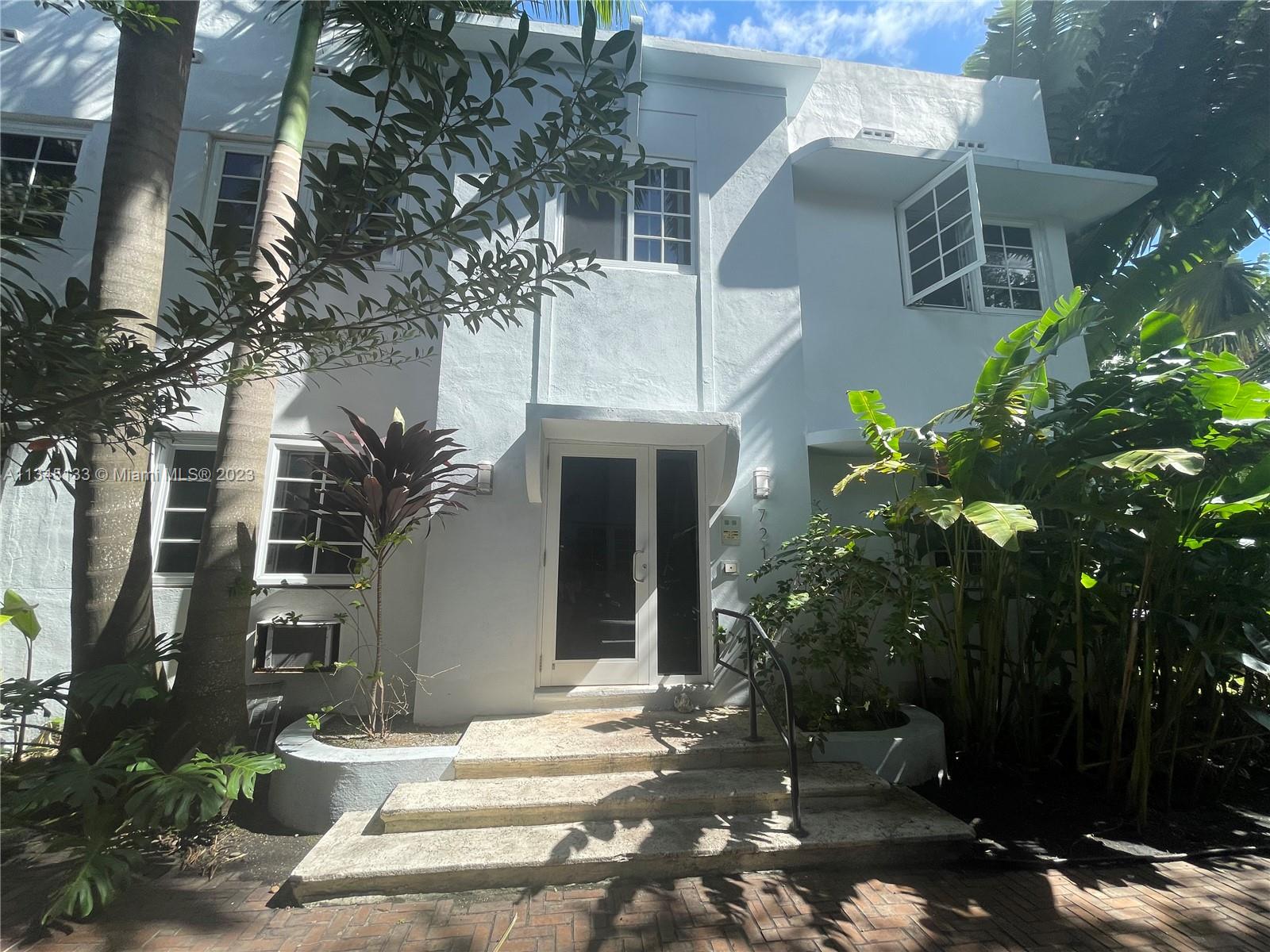 THE PARK VINTAGE CONDO - Residential