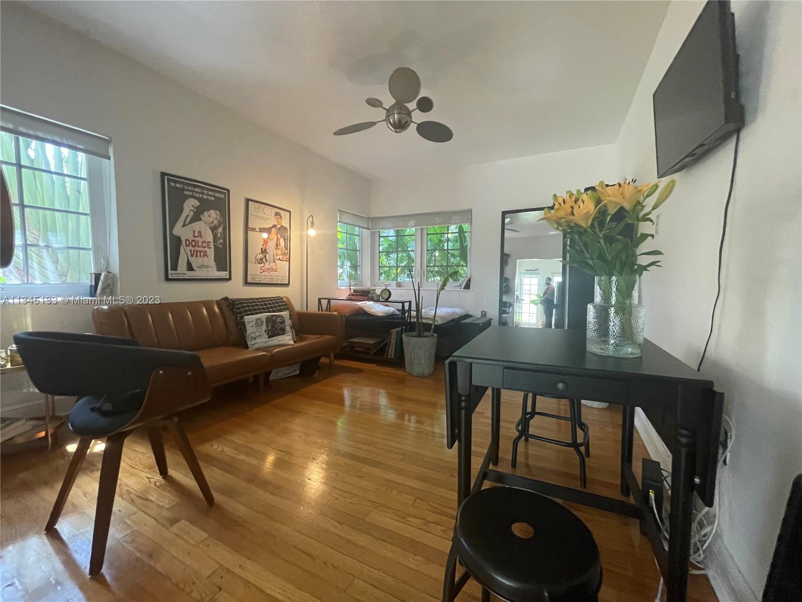 THE PARK VINTAGE CONDO - Residential