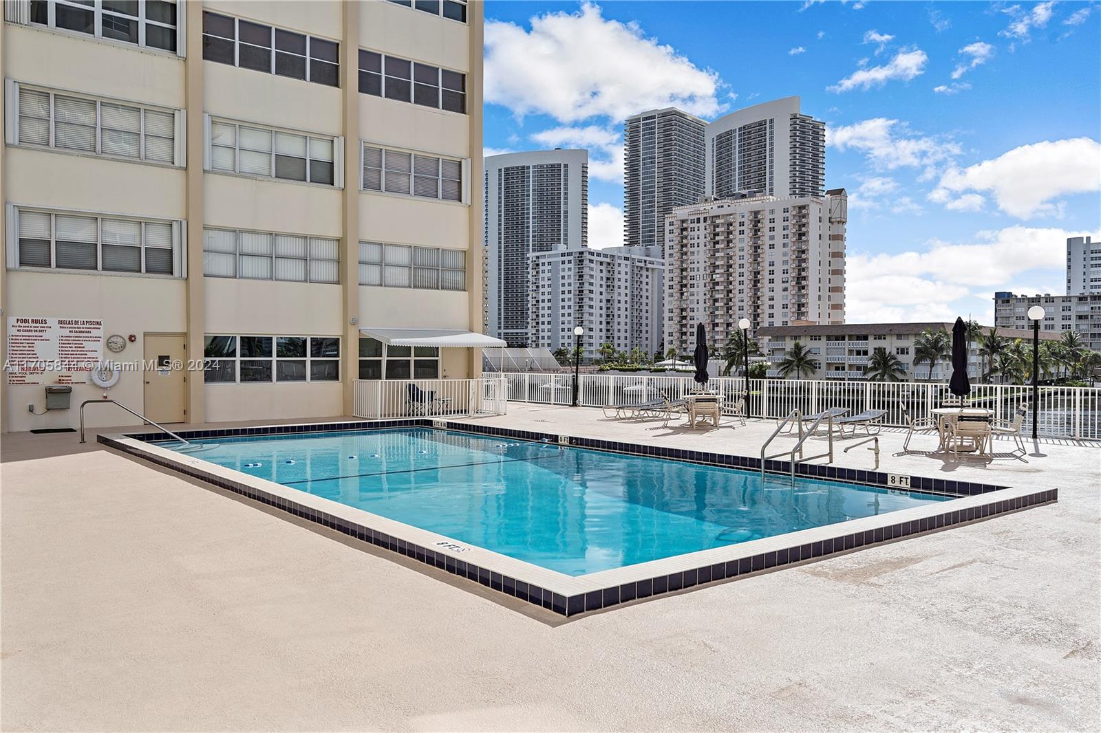 GOLDEN SAILS CONDO - Residential