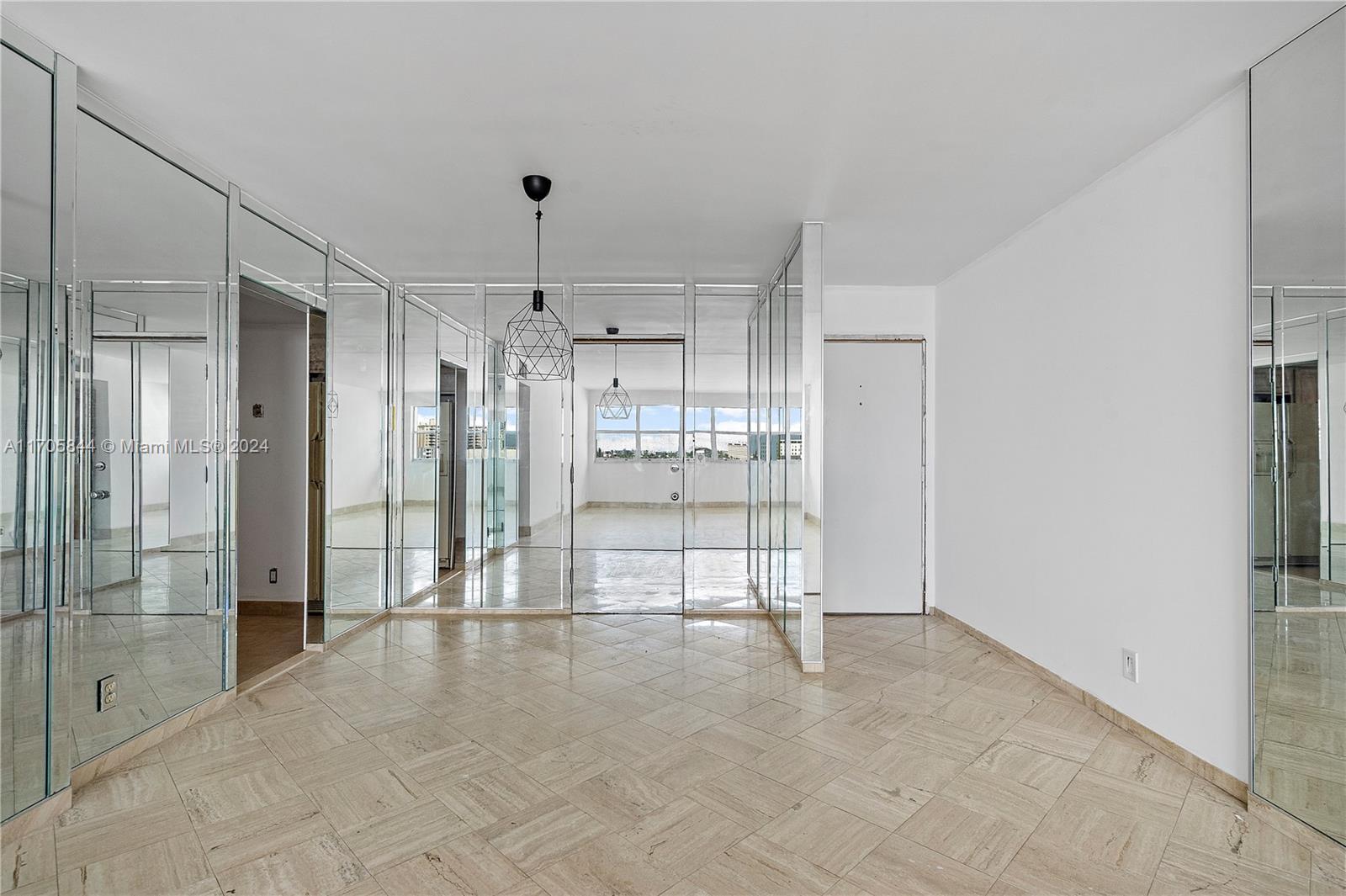 GOLDEN SAILS CONDO - Residential