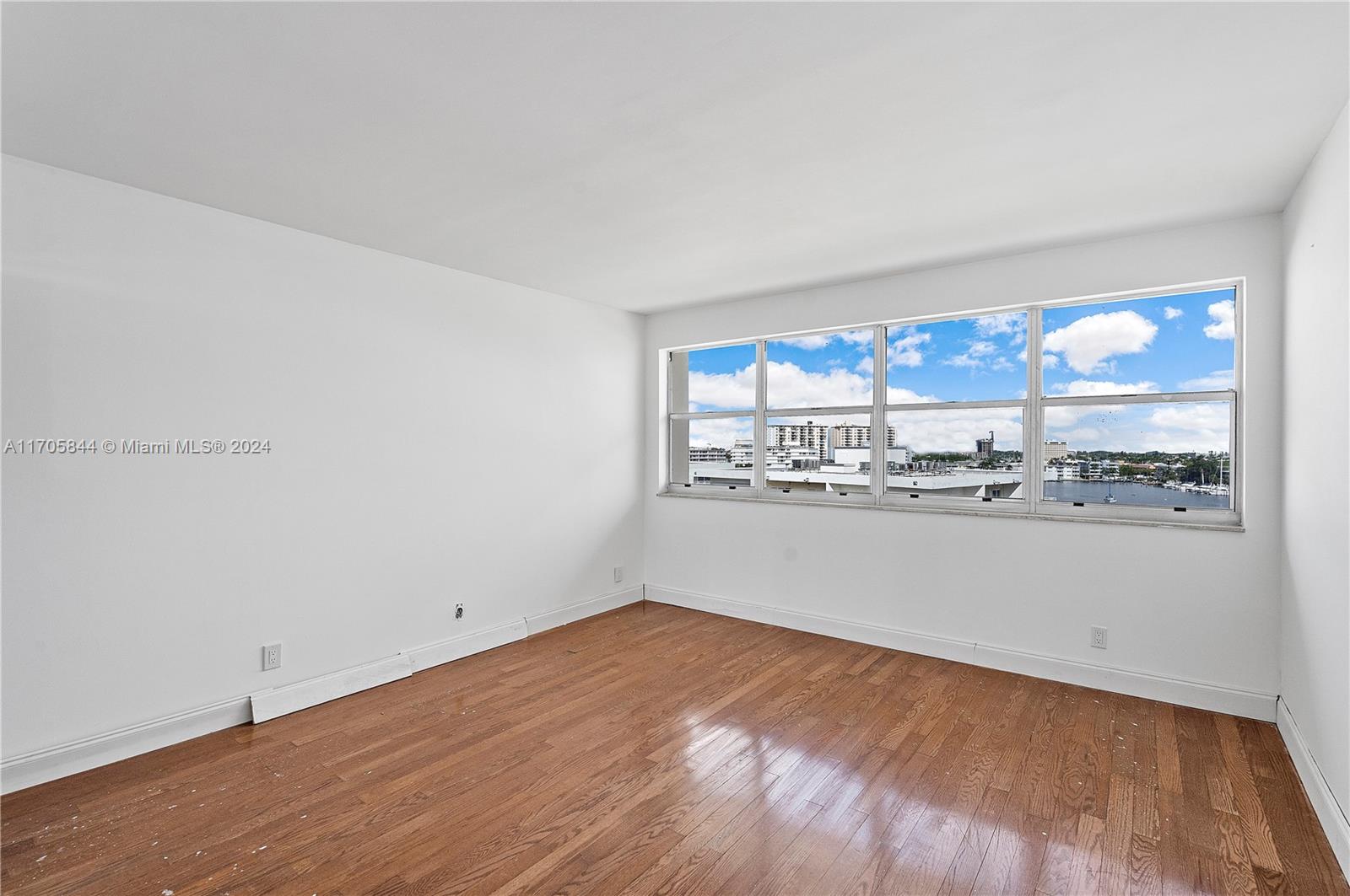GOLDEN SAILS CONDO - Residential