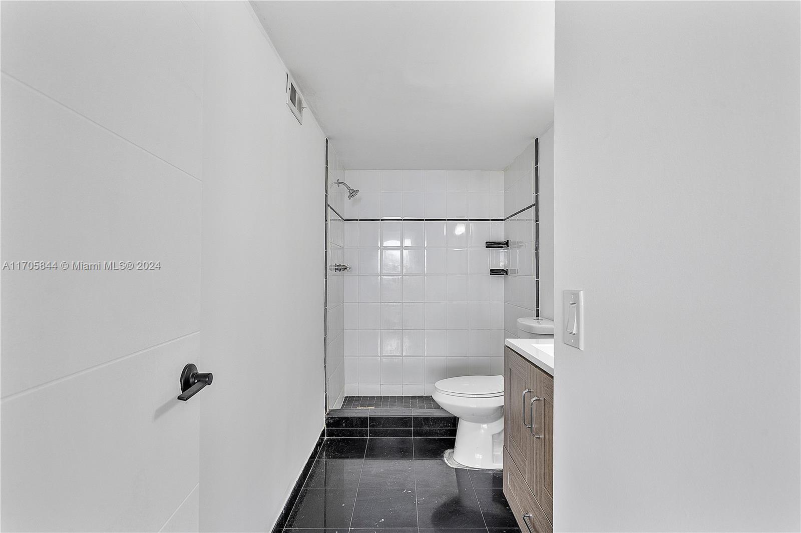GOLDEN SAILS CONDO - Residential