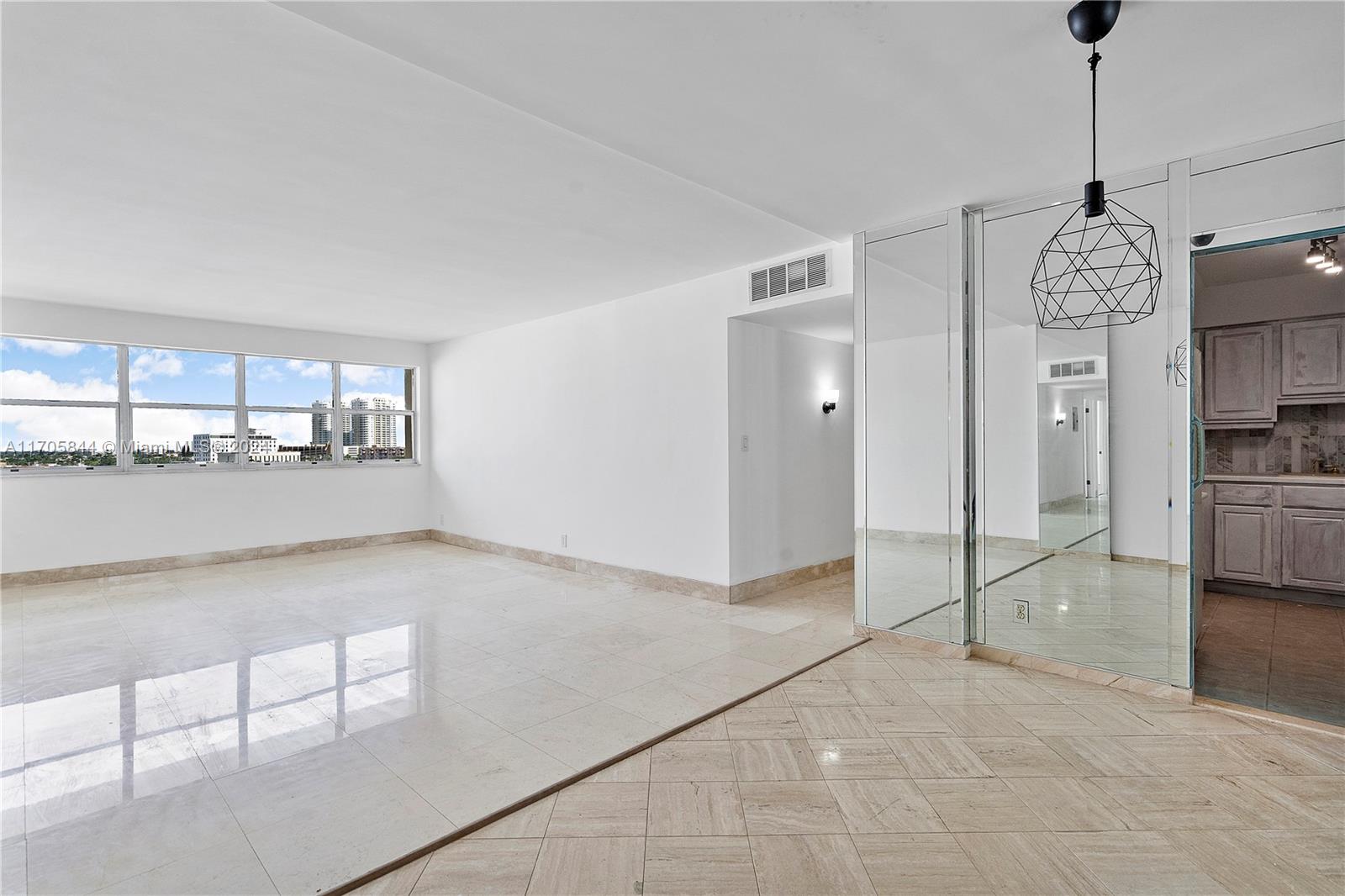 GOLDEN SAILS CONDO - Residential