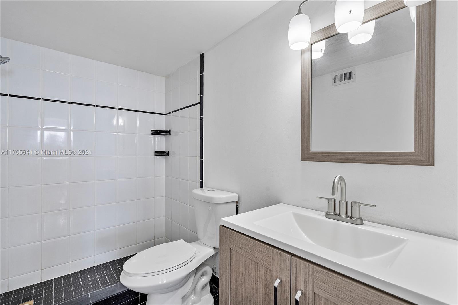 GOLDEN SAILS CONDO - Residential