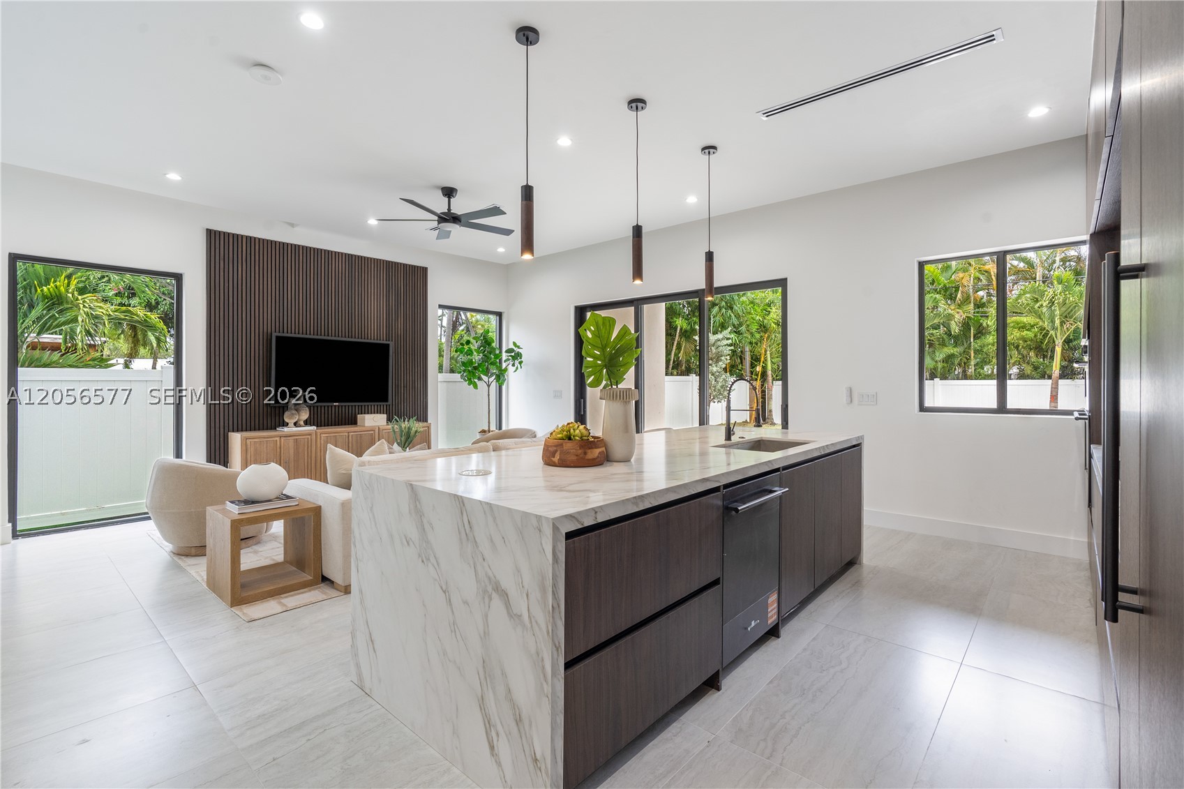 LAKE RIDGE - Residential