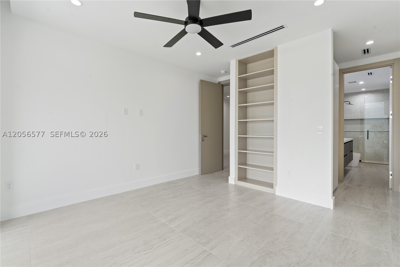 LAKE RIDGE - Residential