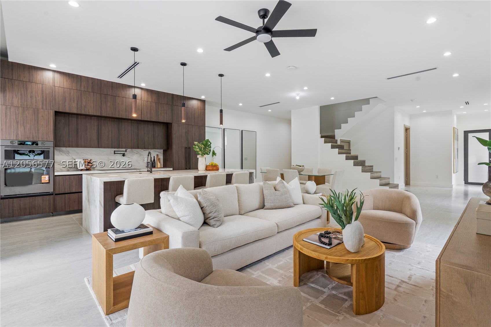 LAKE RIDGE - Residential