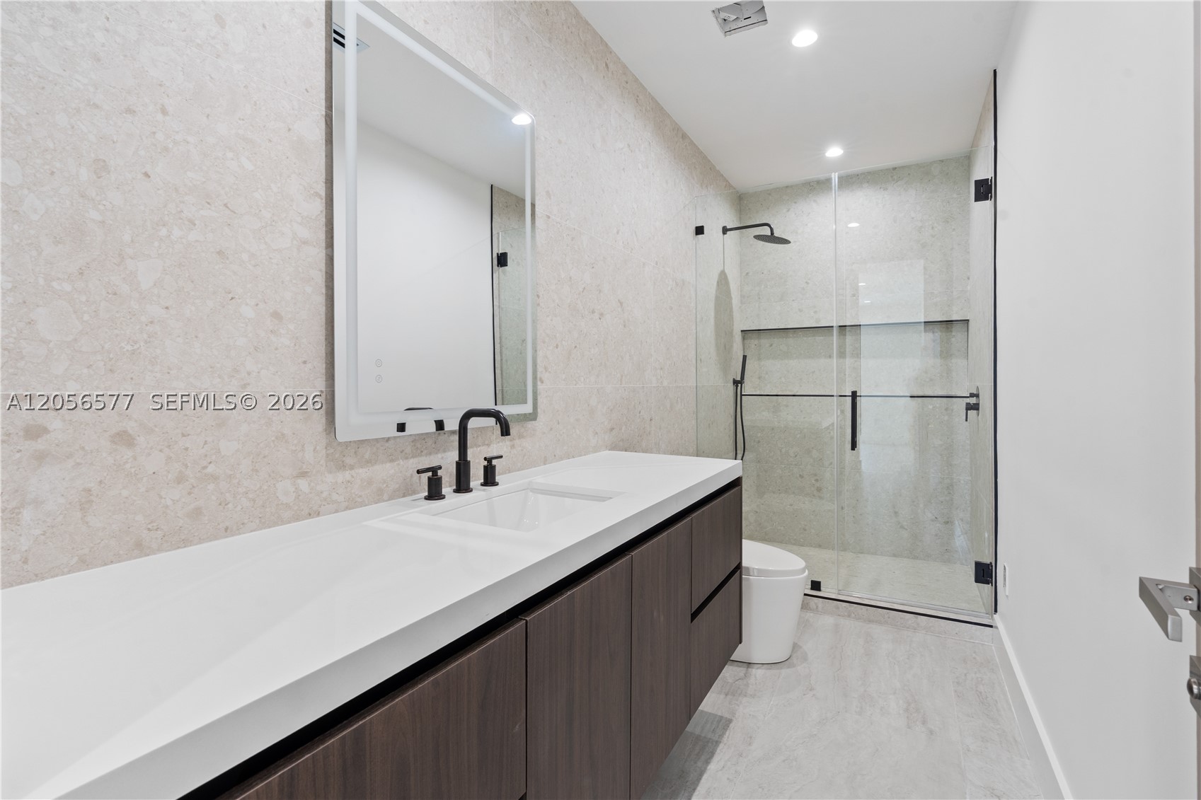 LAKE RIDGE - Residential