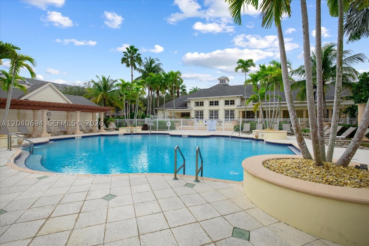 SOMERSET AT ABACOA CONDO - Residential