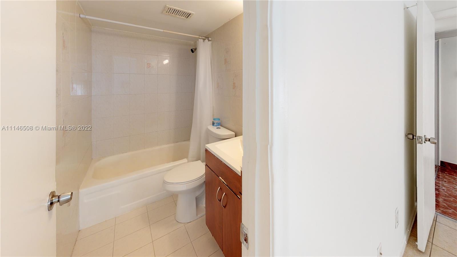 LAGO GRANDE ONE CONDO - Residential Lease