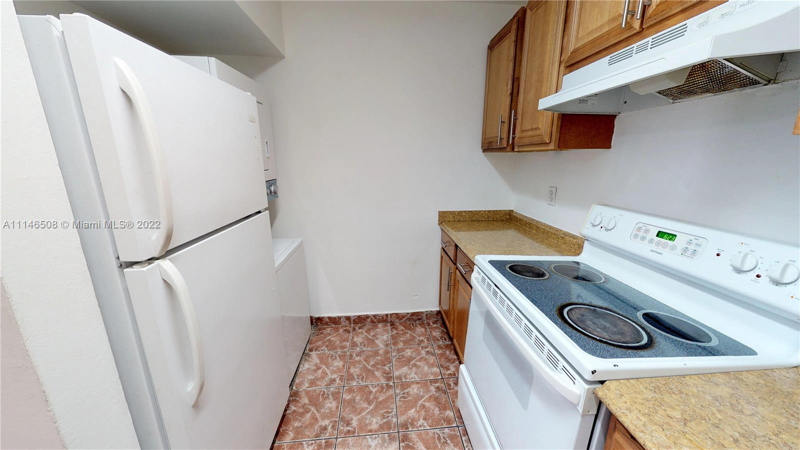 LAGO GRANDE ONE CONDO - Residential Lease