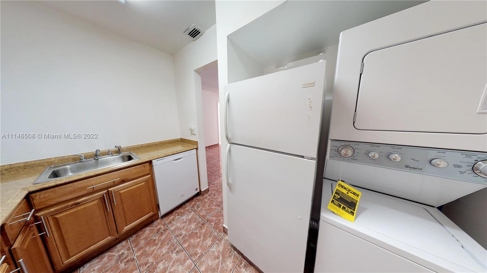 LAGO GRANDE ONE CONDO - Residential Lease