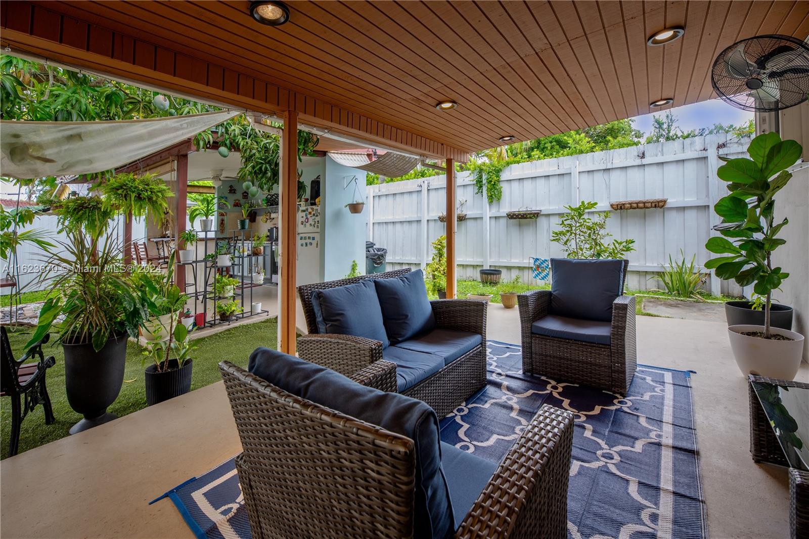SILVER BLUFF GARDENS - Residential