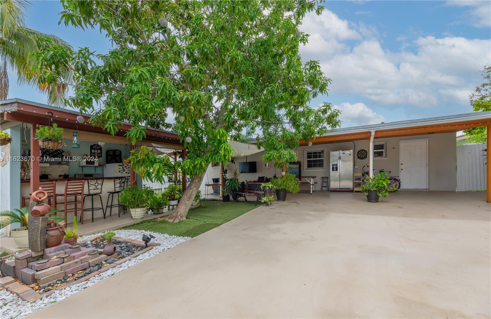 SILVER BLUFF GARDENS - Residential