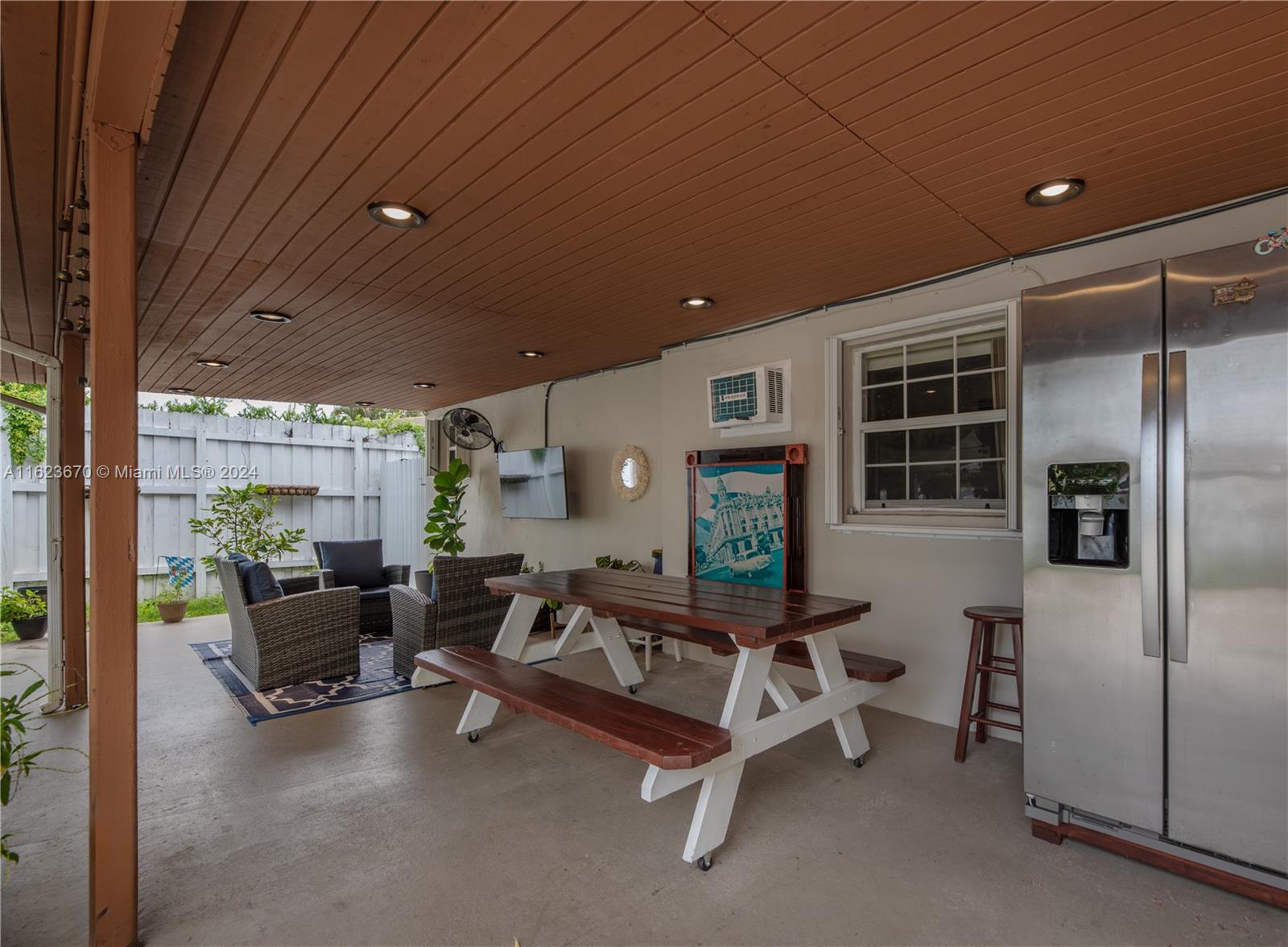 SILVER BLUFF GARDENS - Residential
