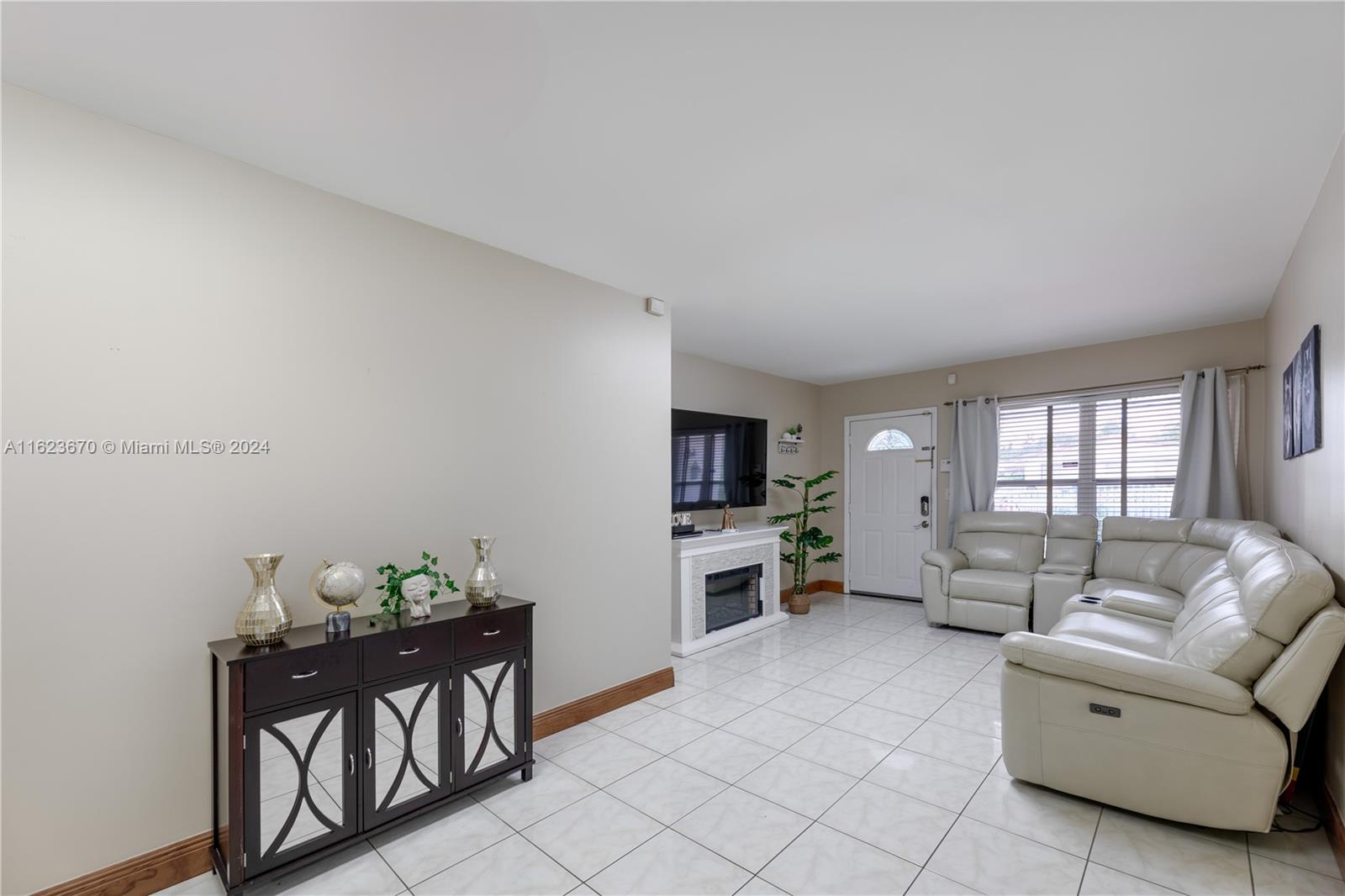 SILVER BLUFF GARDENS - Residential