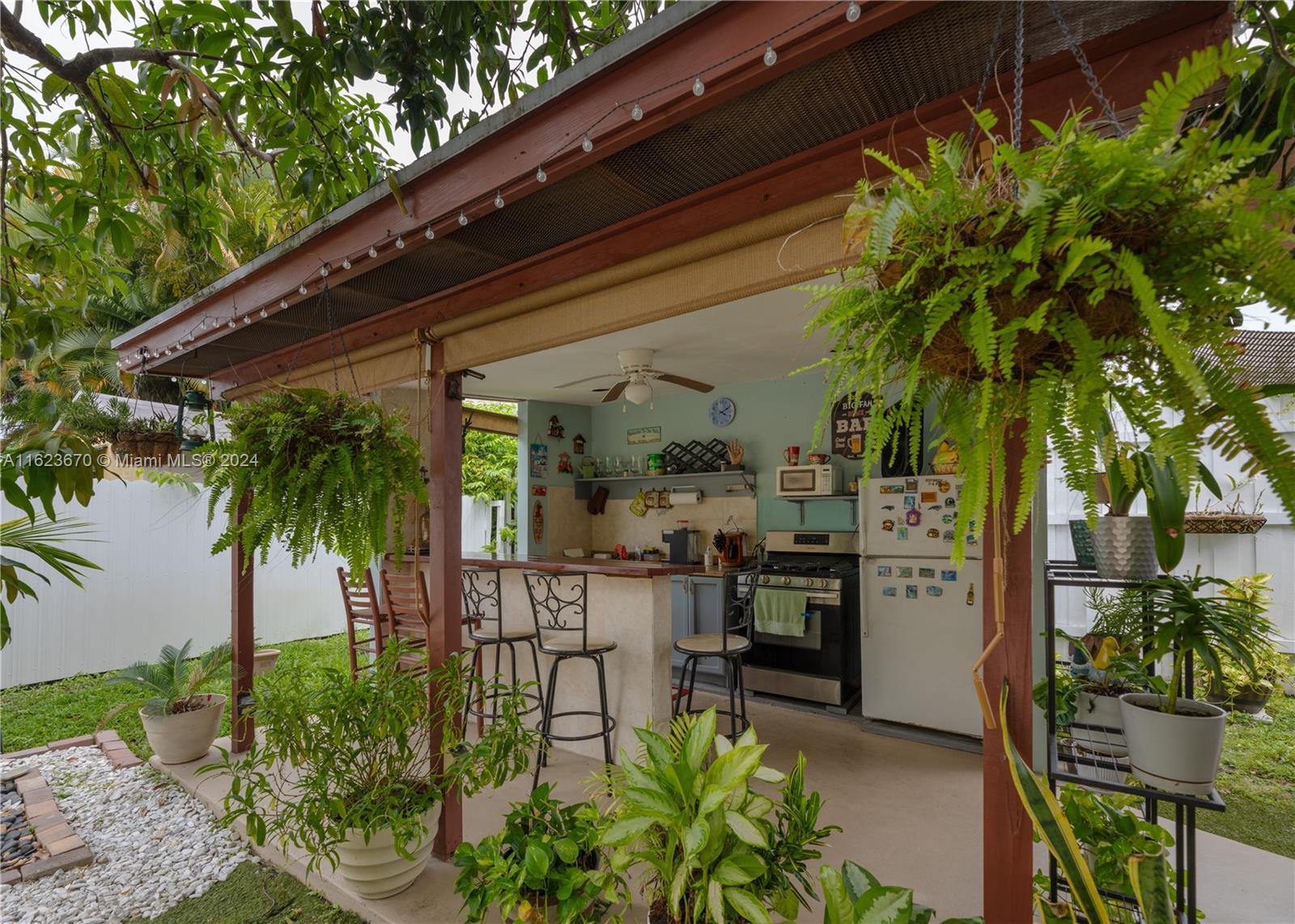 SILVER BLUFF GARDENS - Residential