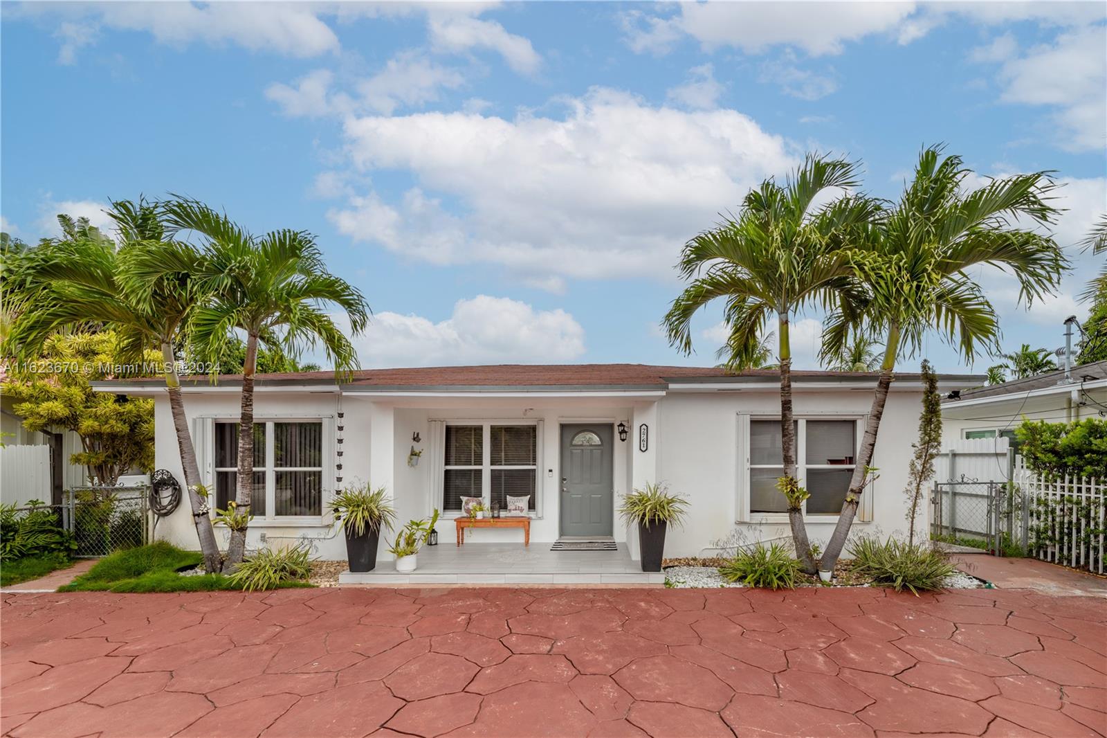SILVER BLUFF GARDENS - Residential